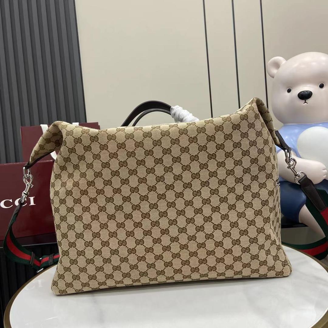 Gucci GG Canvas Medium Duffle Bag - DopestKickz