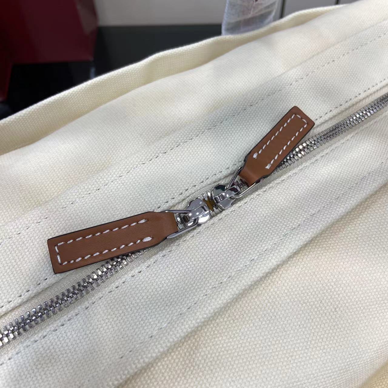 Gucci Printed Canvas Large Tote Bag - DopestKickz