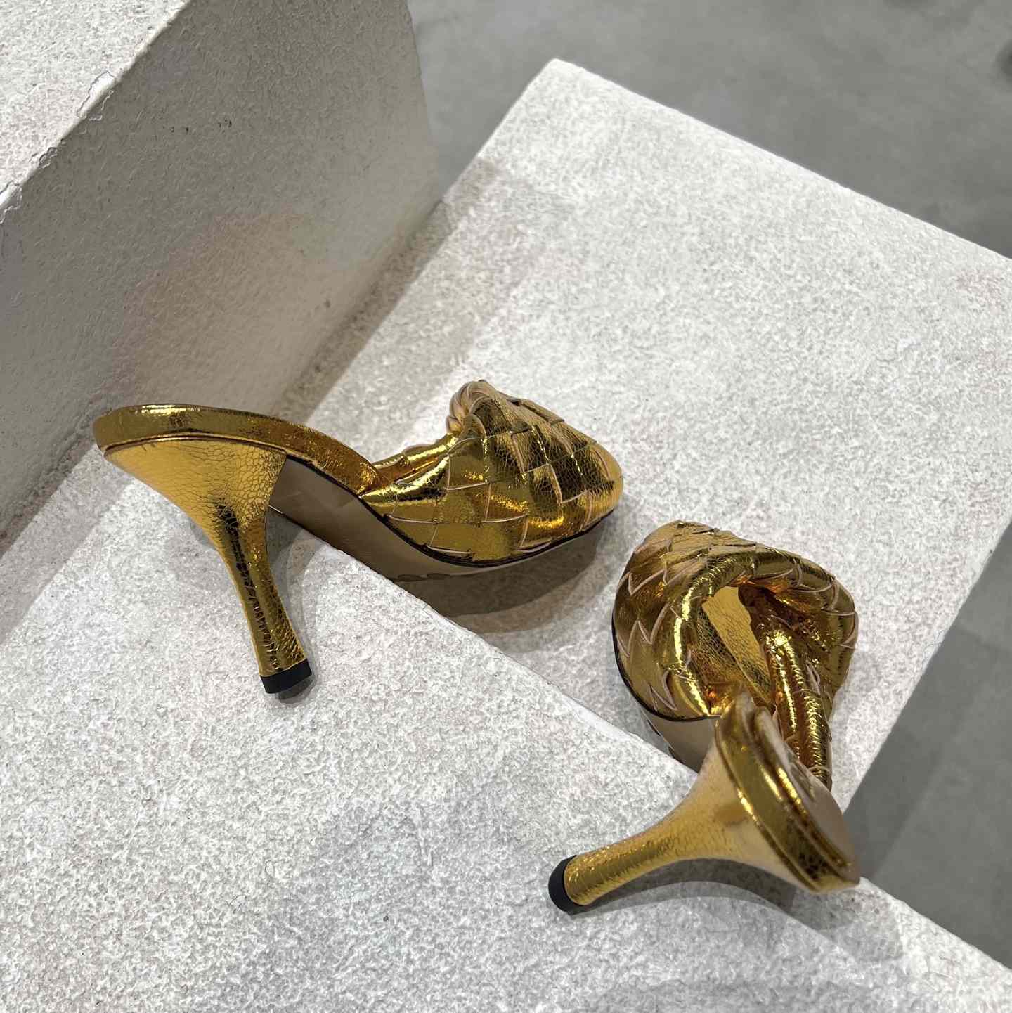 Bottega Veneta Blink Mule   - DopestKickz