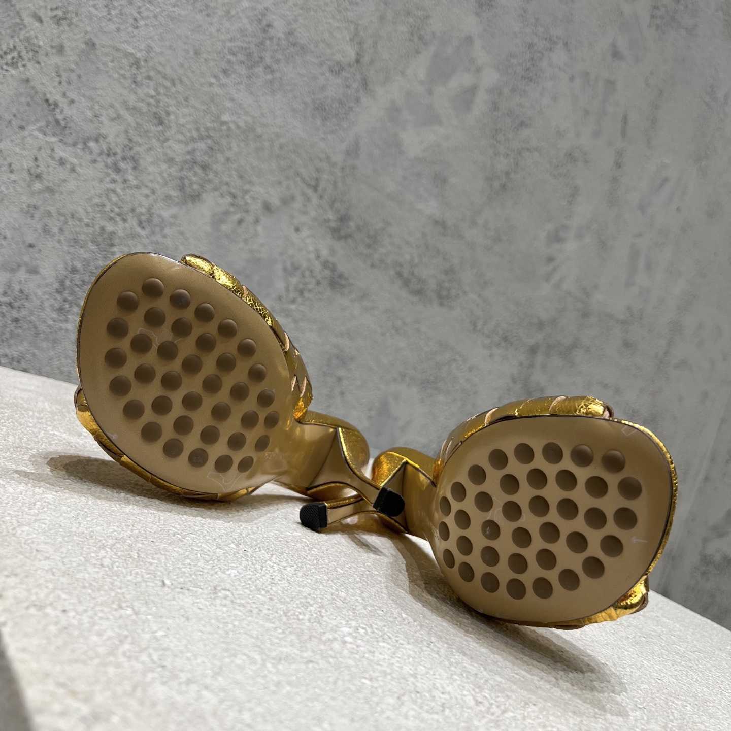 Bottega Veneta Blink Mule   - DopestKickz