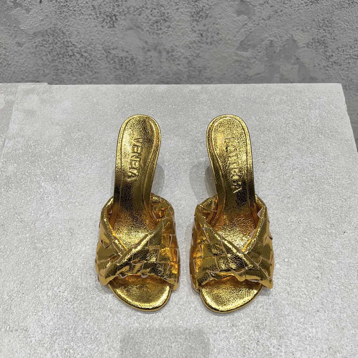 Bottega Veneta Blink Mule   - DopestKickz