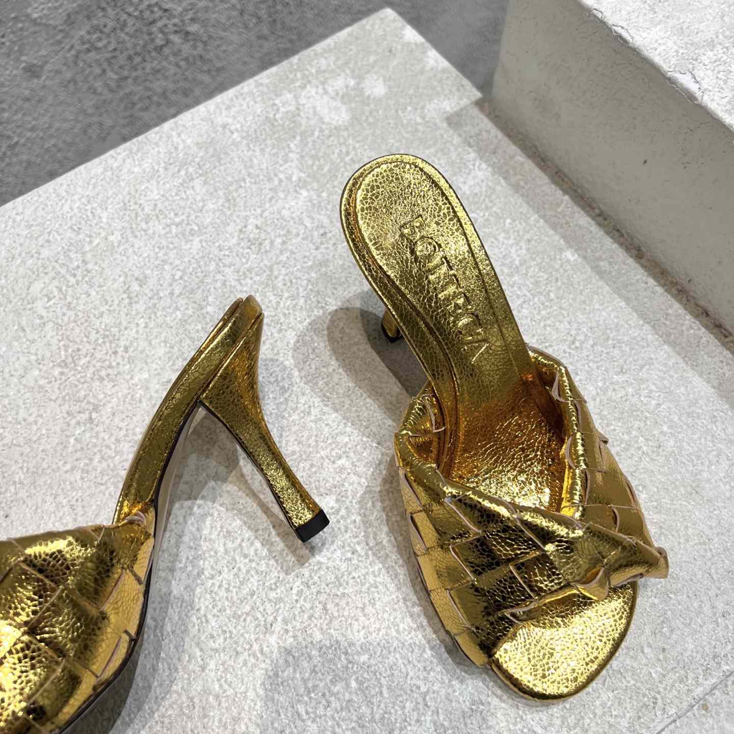 Bottega Veneta Blink Mule   - DopestKickz