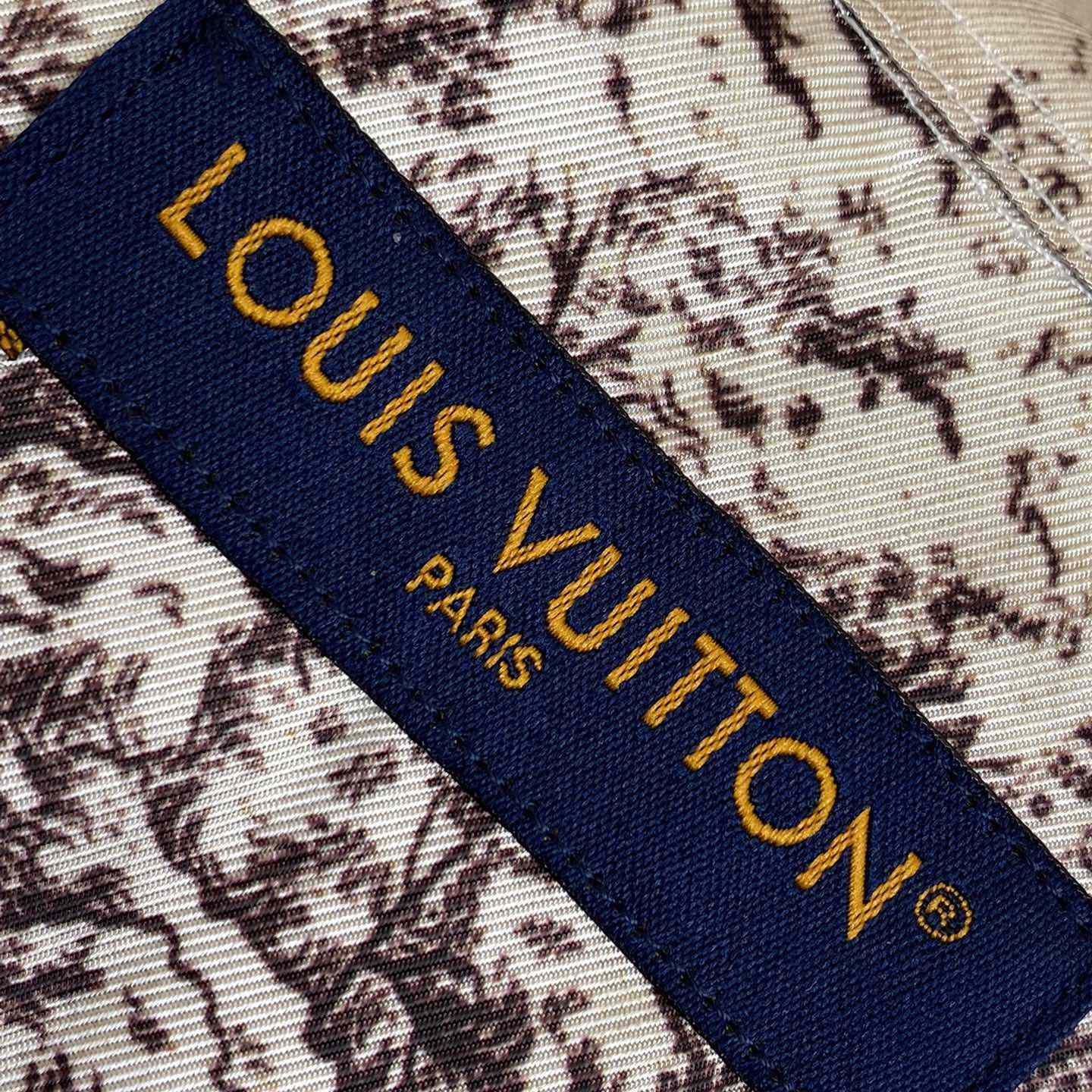 Louis Vuitton Long-Sleeved Silk Shirt    1AGJN4 - DopestKickz
