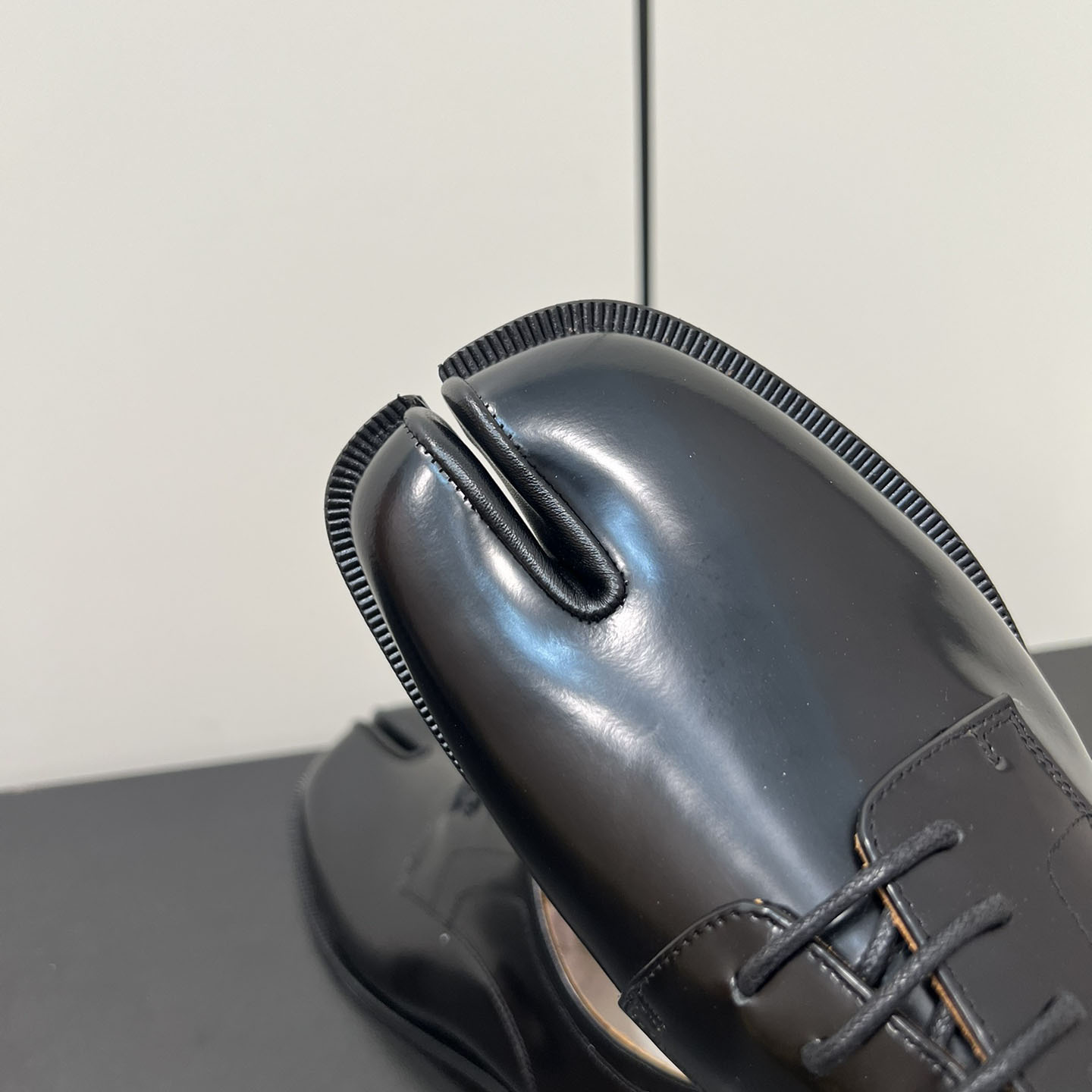 Maison Margiela Tabi Leather Loafers - DopestKickz