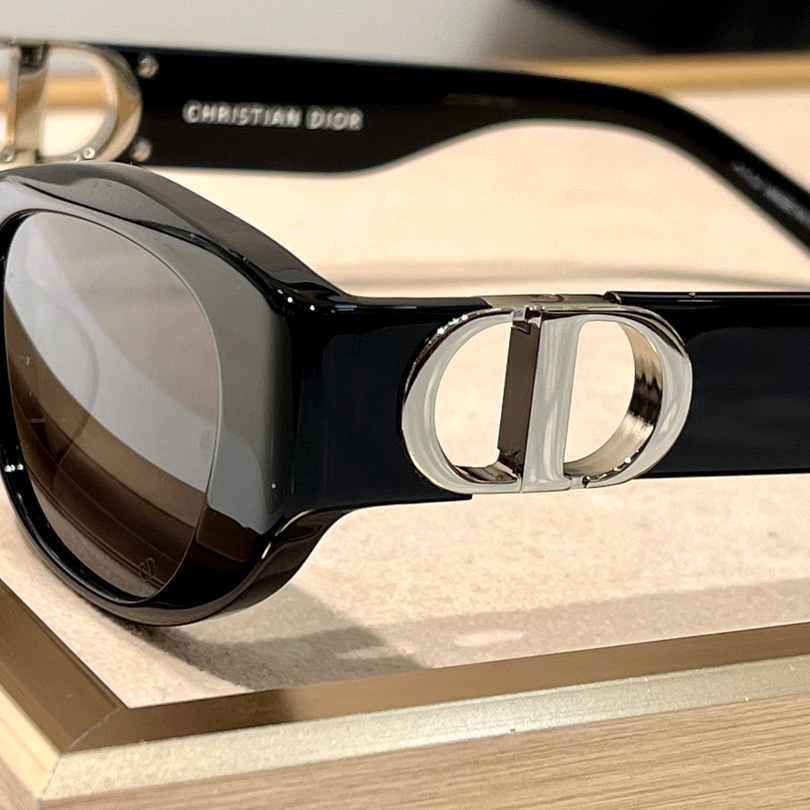 Dior 30Montaigne S9U Sunglasses  - DopestKickz