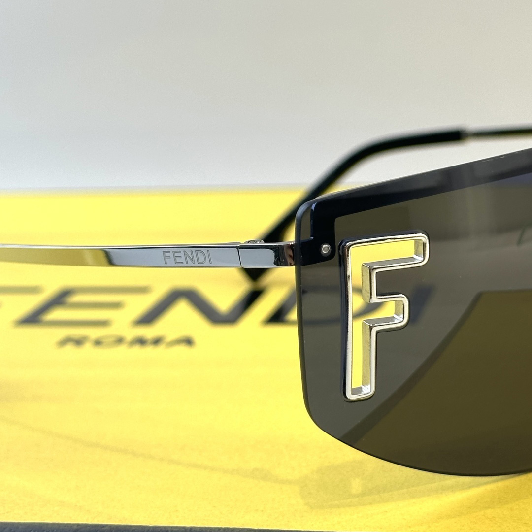 Fendi FF Squared Ruthenium-colored metal sunglasses   FE40168U - DopestKickz