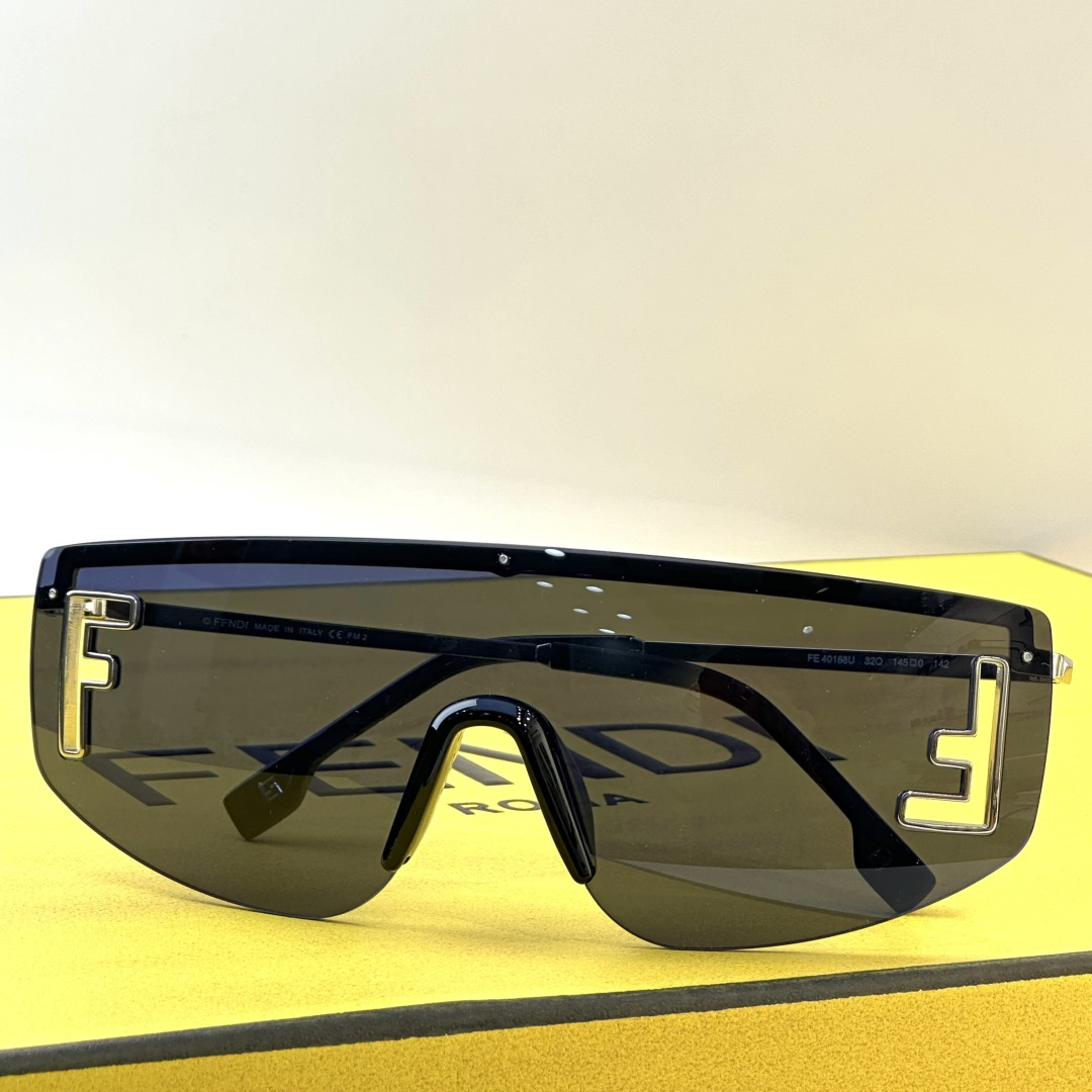 Fendi FF Squared Ruthenium-colored metal sunglasses   FE40168U - DopestKickz