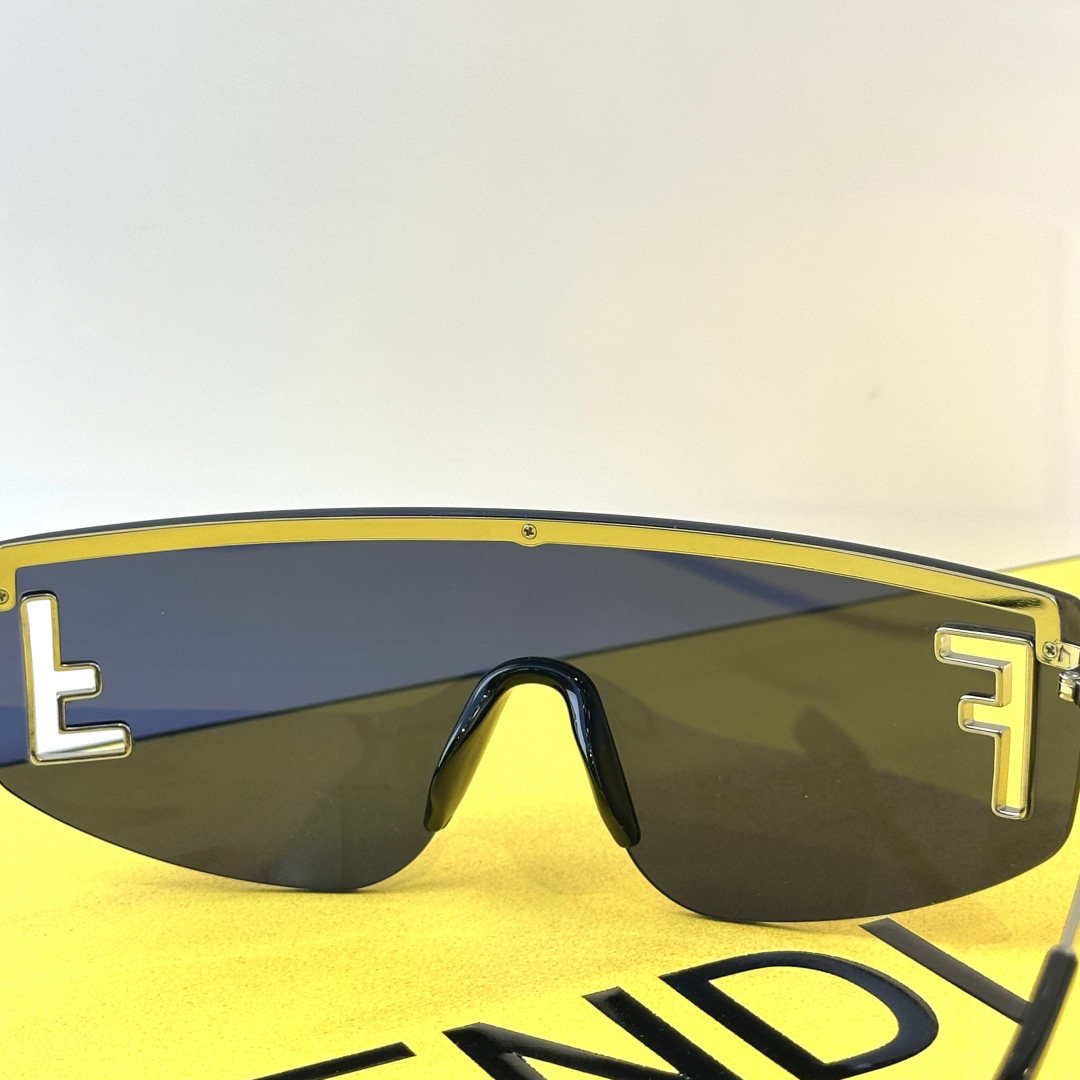 Fendi FF Squared Ruthenium-colored metal sunglasses   FE40168U - DopestKickz