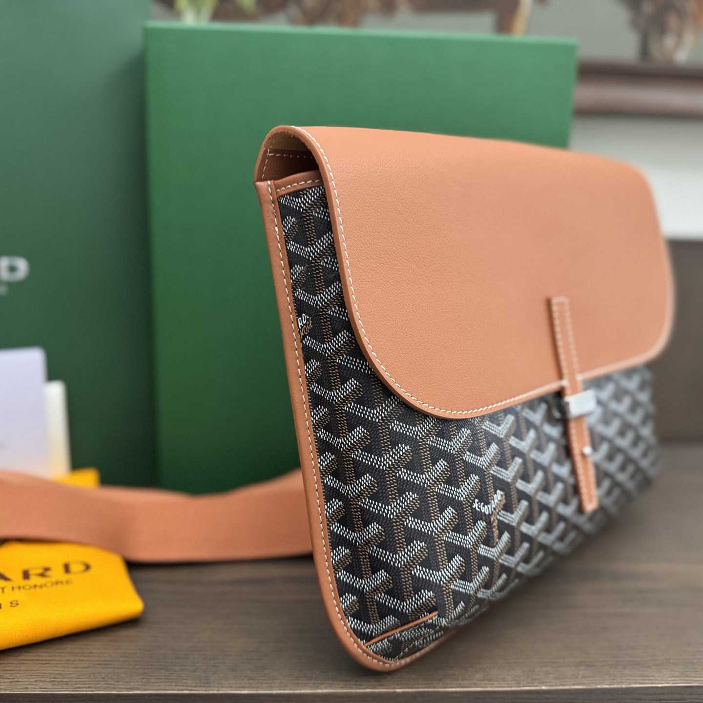 Goyard Coursier Messenger Bag - DopestKickz