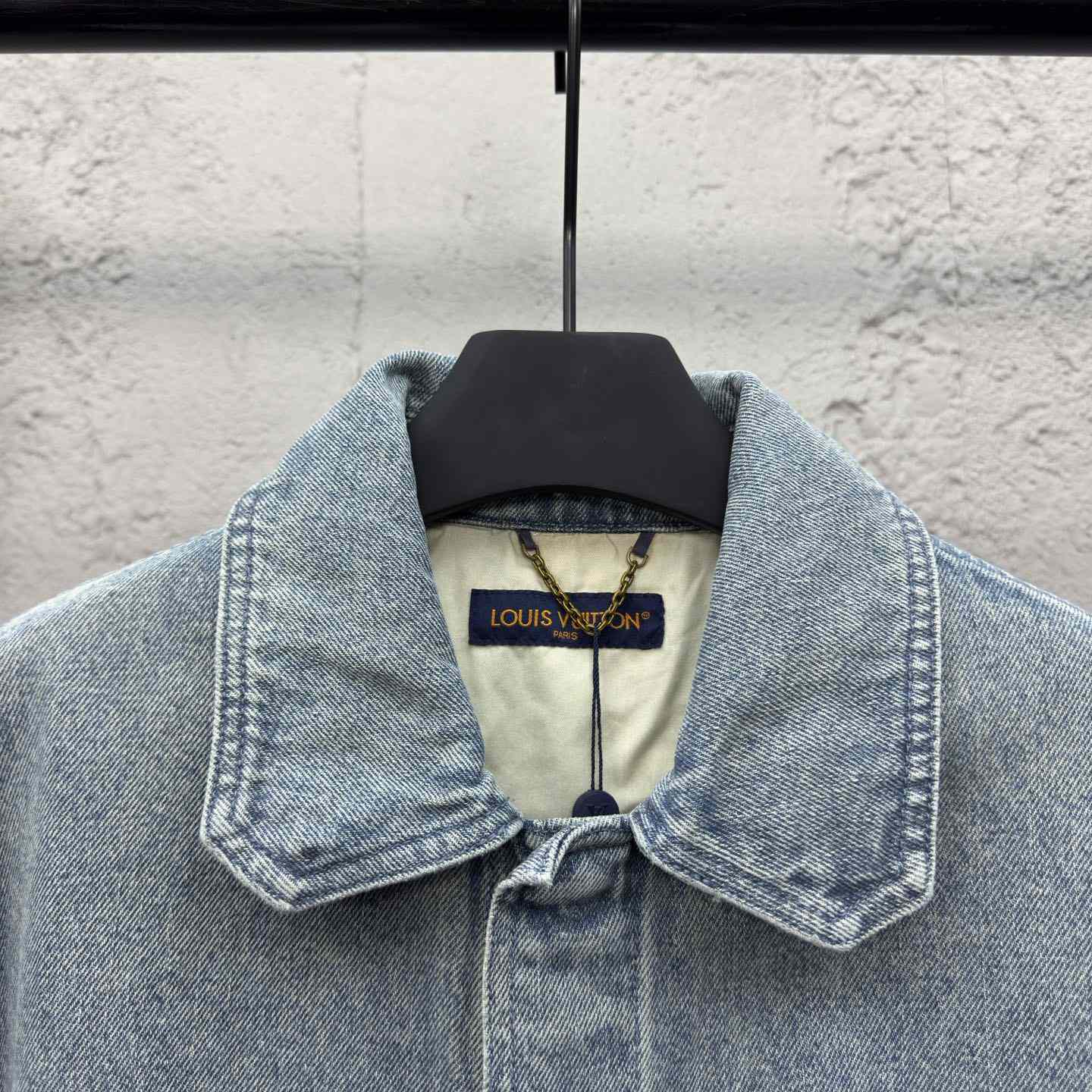 Louis Vuitton Short-Sleeved Denim Workwear Shirt  1ABLDG - DopestKickz