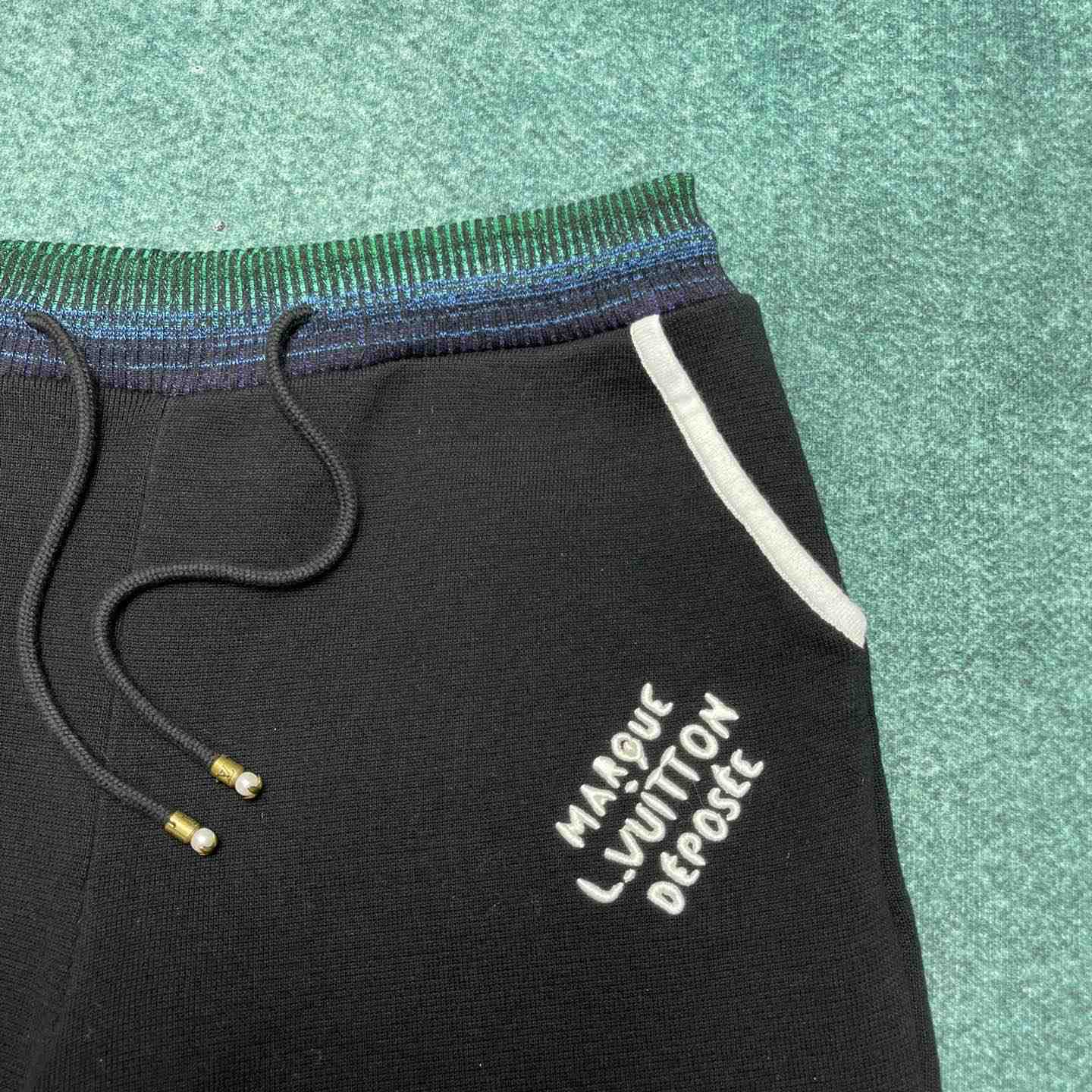 Louis Vuitton Cotton Jersey College Shorts    1AGTR9 - DopestKickz