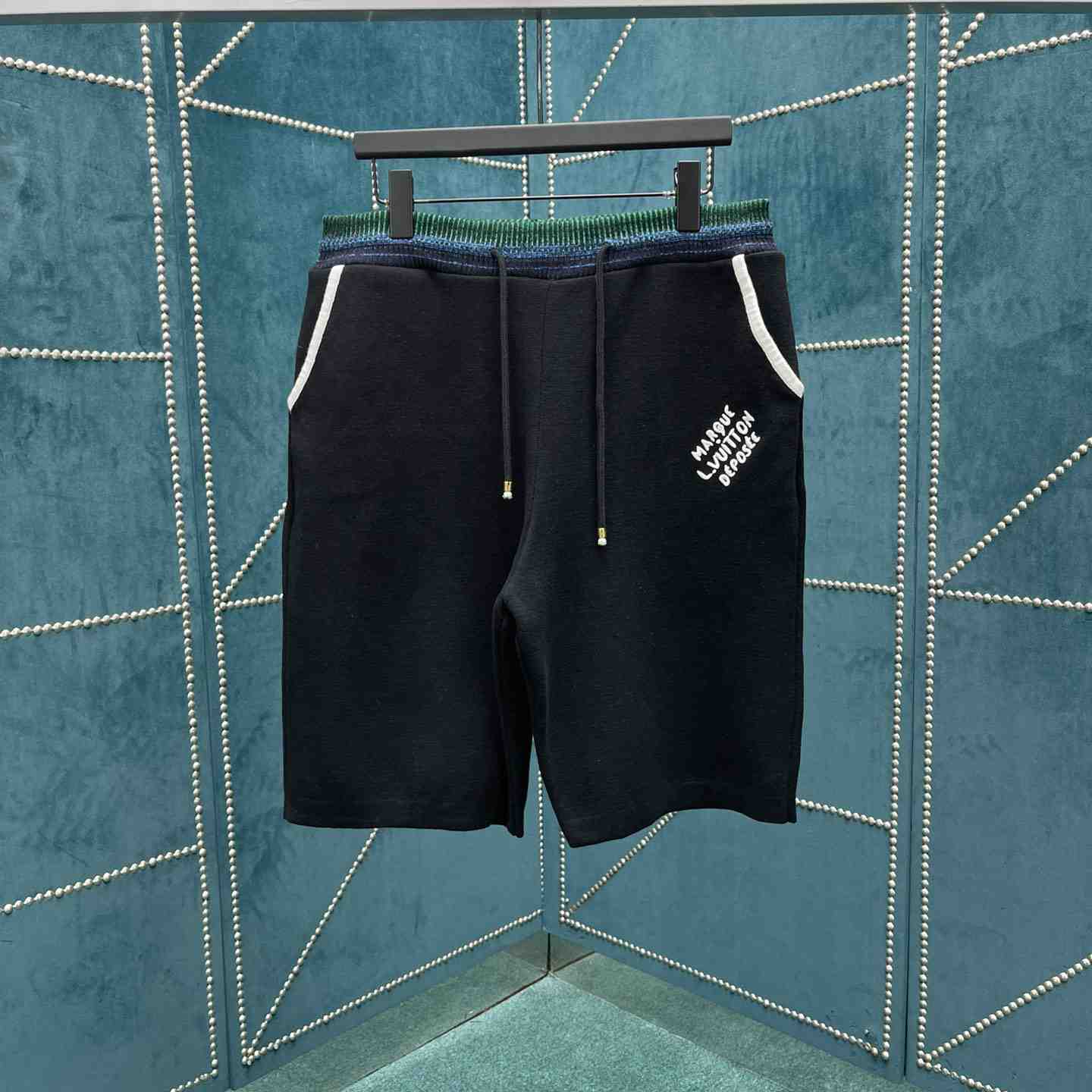 Louis Vuitton Cotton Jersey College Shorts    1AGTR9 - DopestKickz