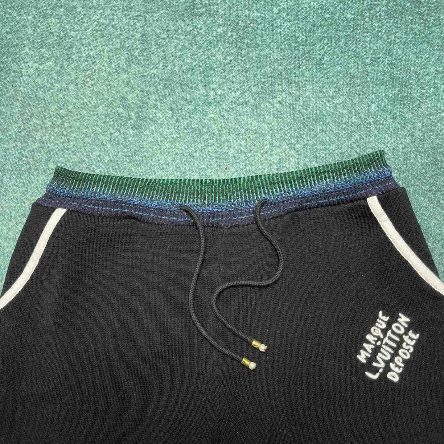 Louis Vuitton Cotton Jersey College Shorts    1AGTR9 - DopestKickz