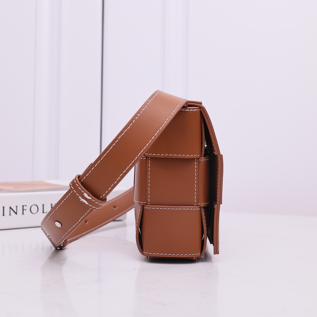 Bottega Veneta Cassette - DopestKickz