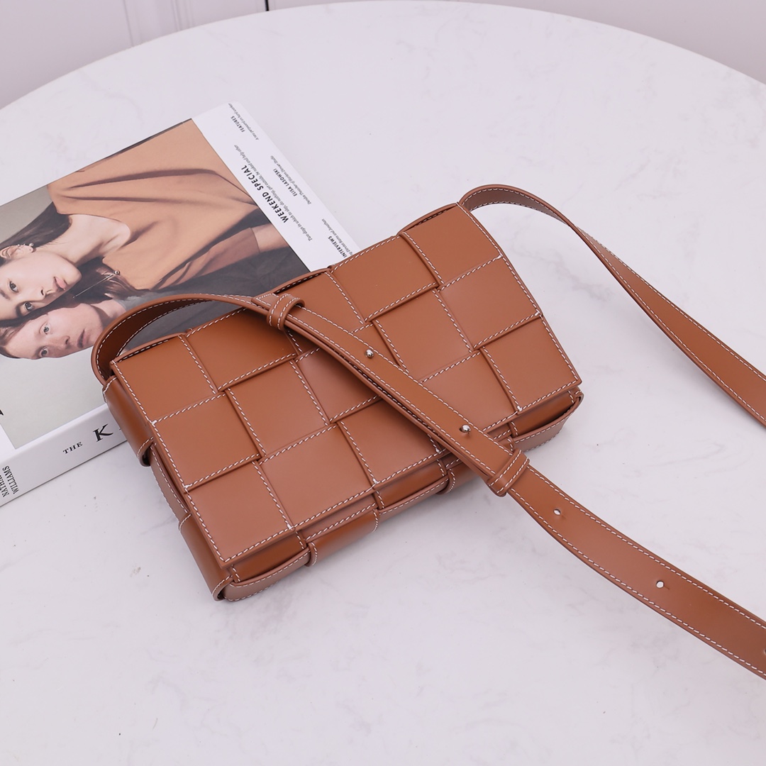 Bottega Veneta Cassette - DopestKickz