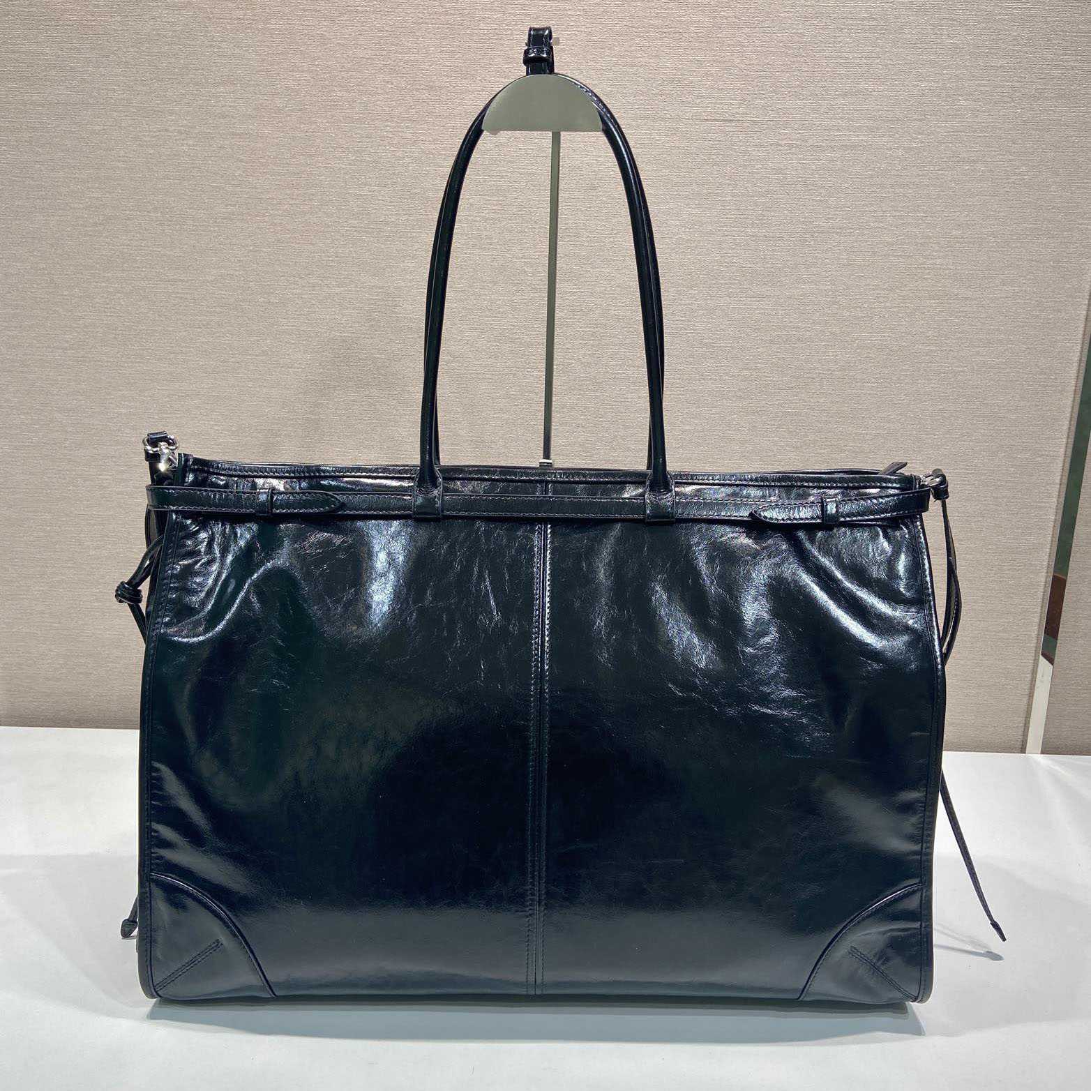 Prada Leather Tote Bag - DopestKickz
