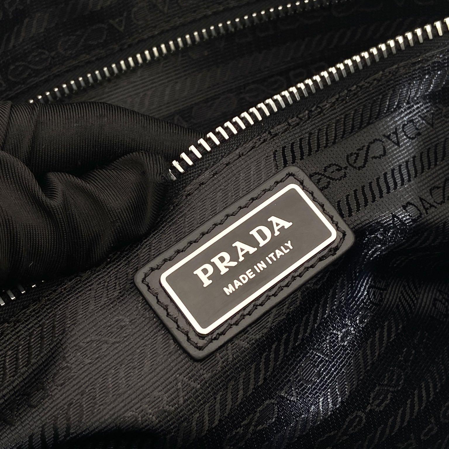 Prada Leather Tote Bag - DopestKickz