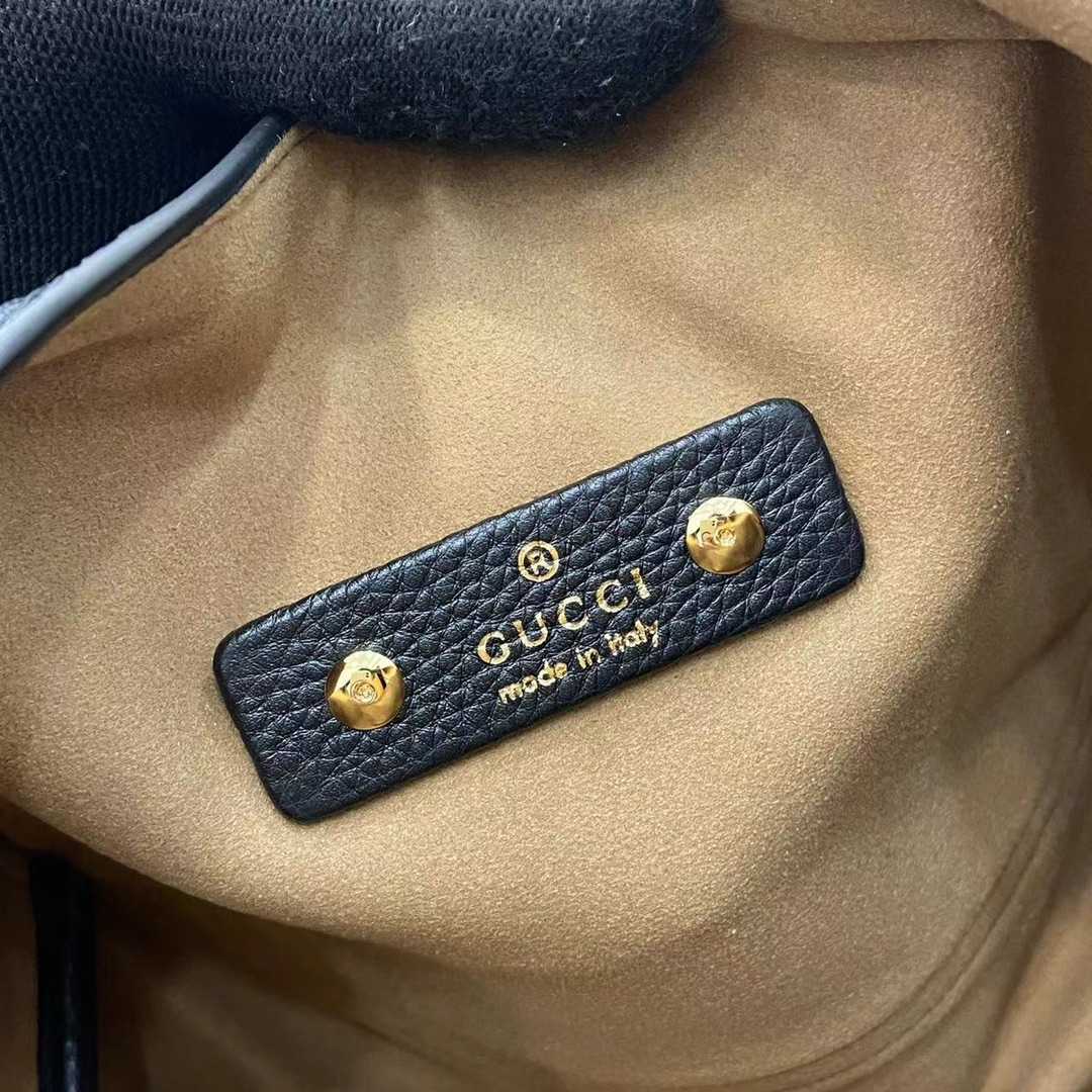 Gucci Softbit Medium Top Handle Bag - DopestKickz