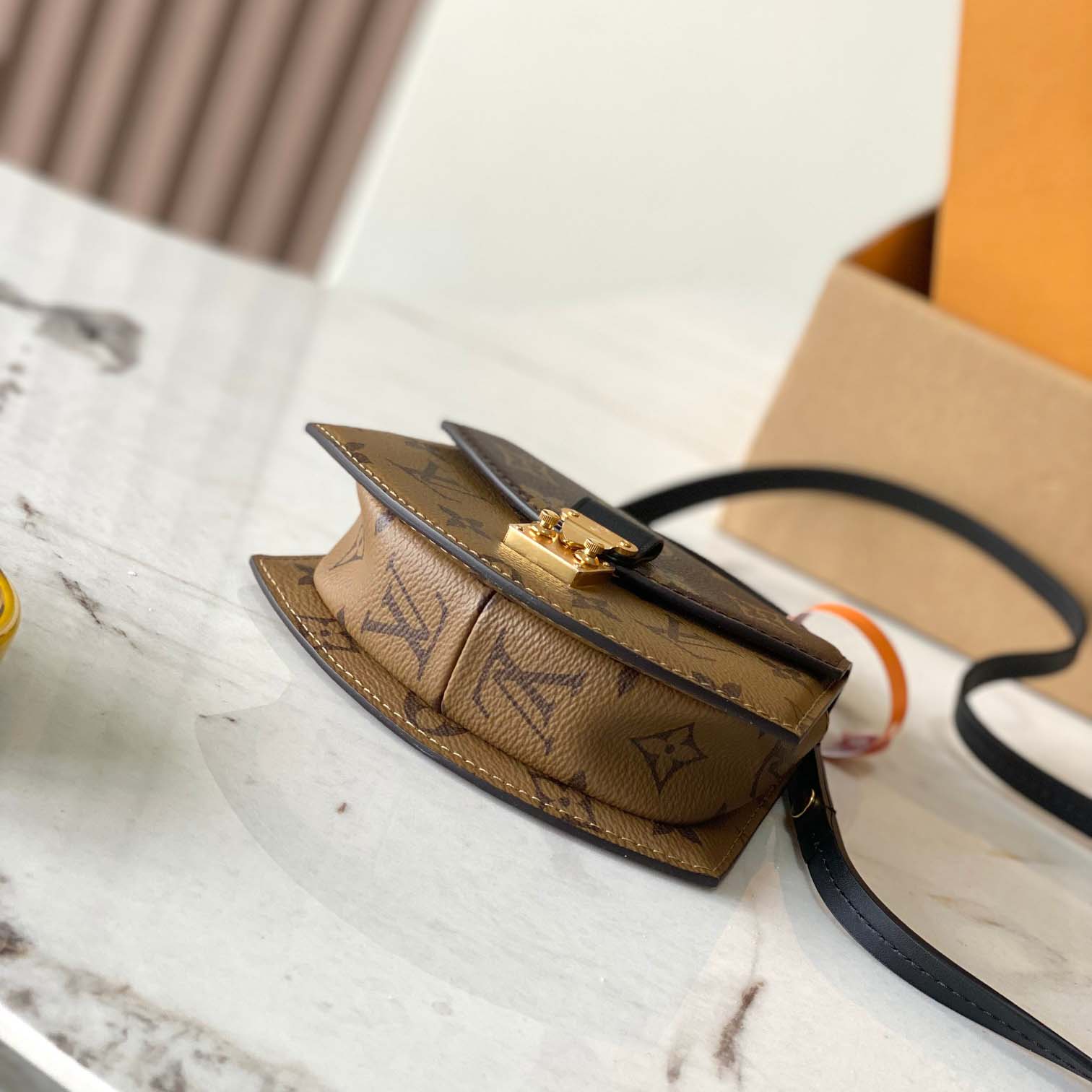 Louis Vuitton Tilsitt Handbag   M83473 - DopestKickz