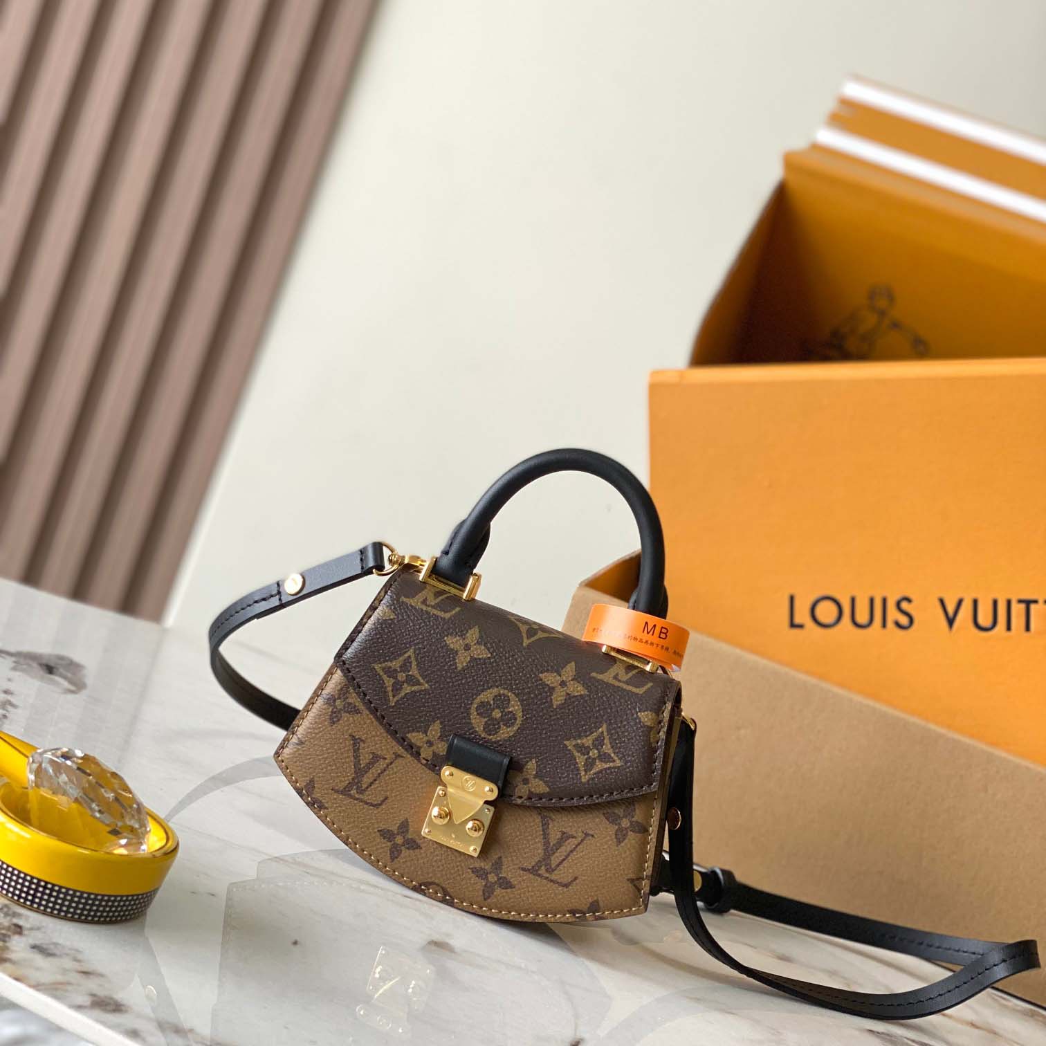 Louis Vuitton Tilsitt Handbag   M83473 - DopestKickz