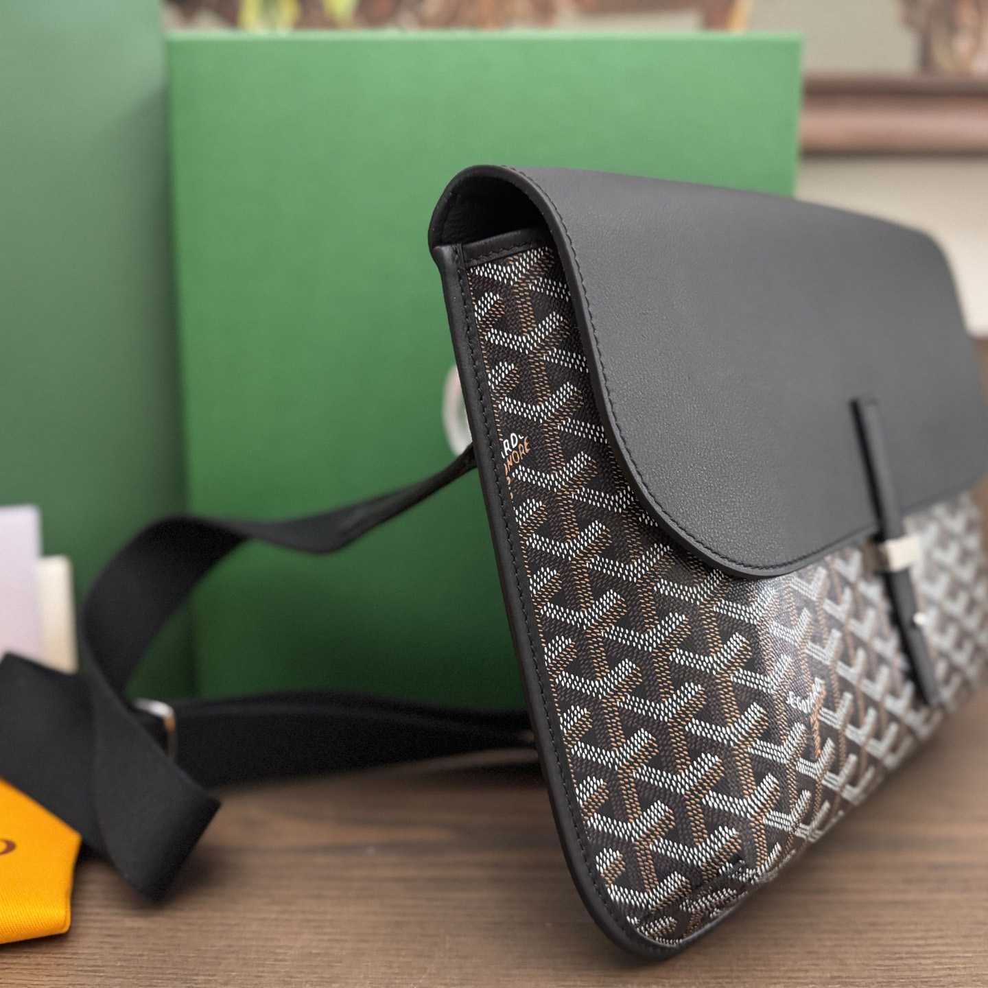 Goyard Coursier Messenger Bag - DopestKickz