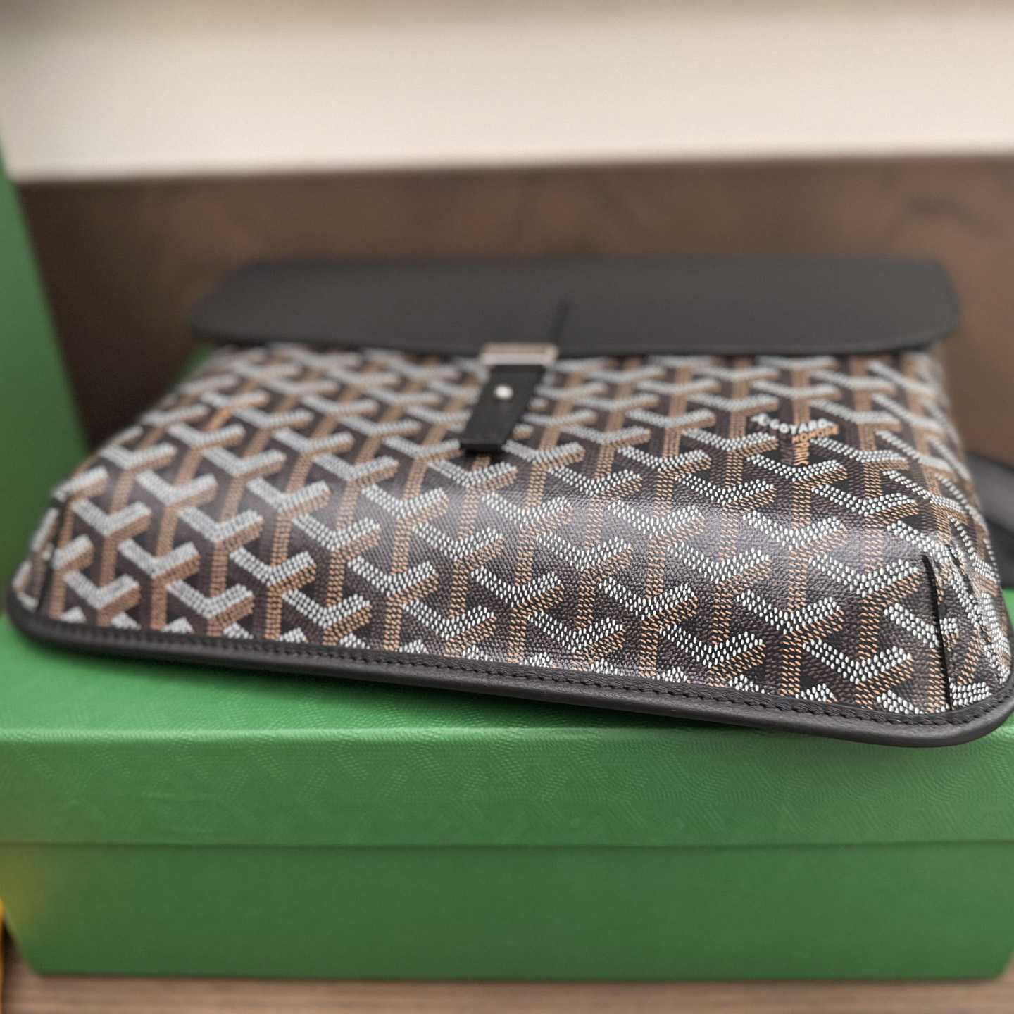 Goyard Coursier Messenger Bag - DopestKickz