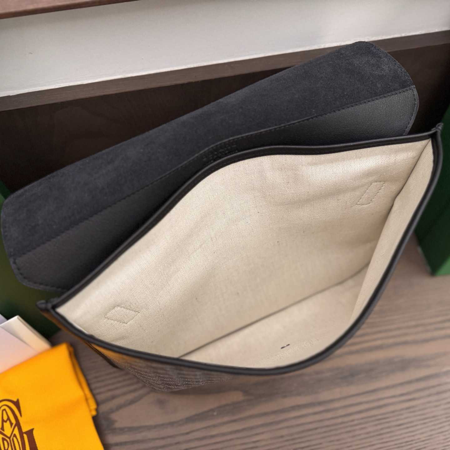 Goyard Coursier Messenger Bag - DopestKickz