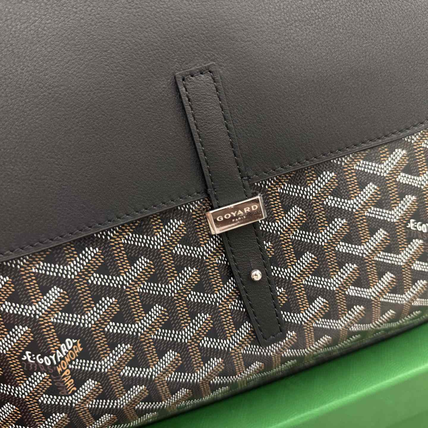 Goyard Coursier Messenger Bag - DopestKickz