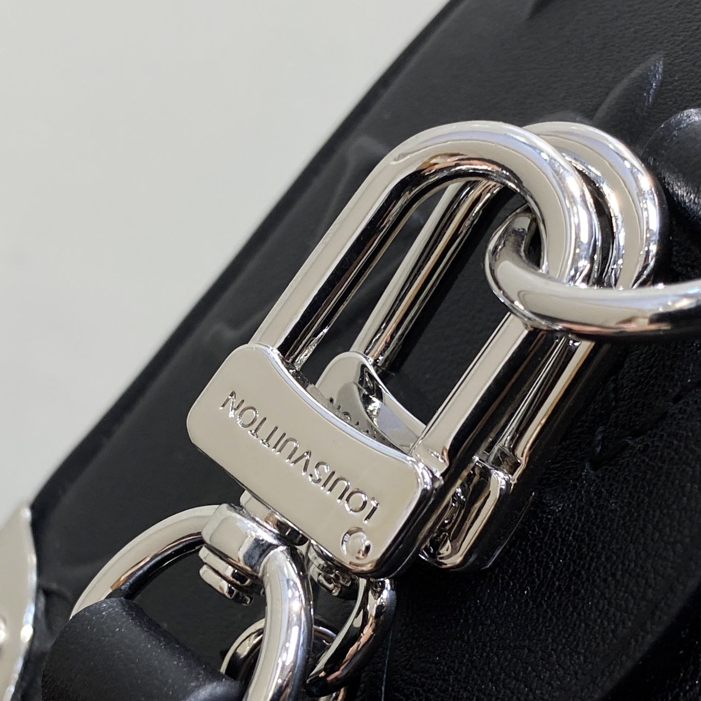 Louis Vuitton Speedy Trunk 20   M14575 - DopestKickz