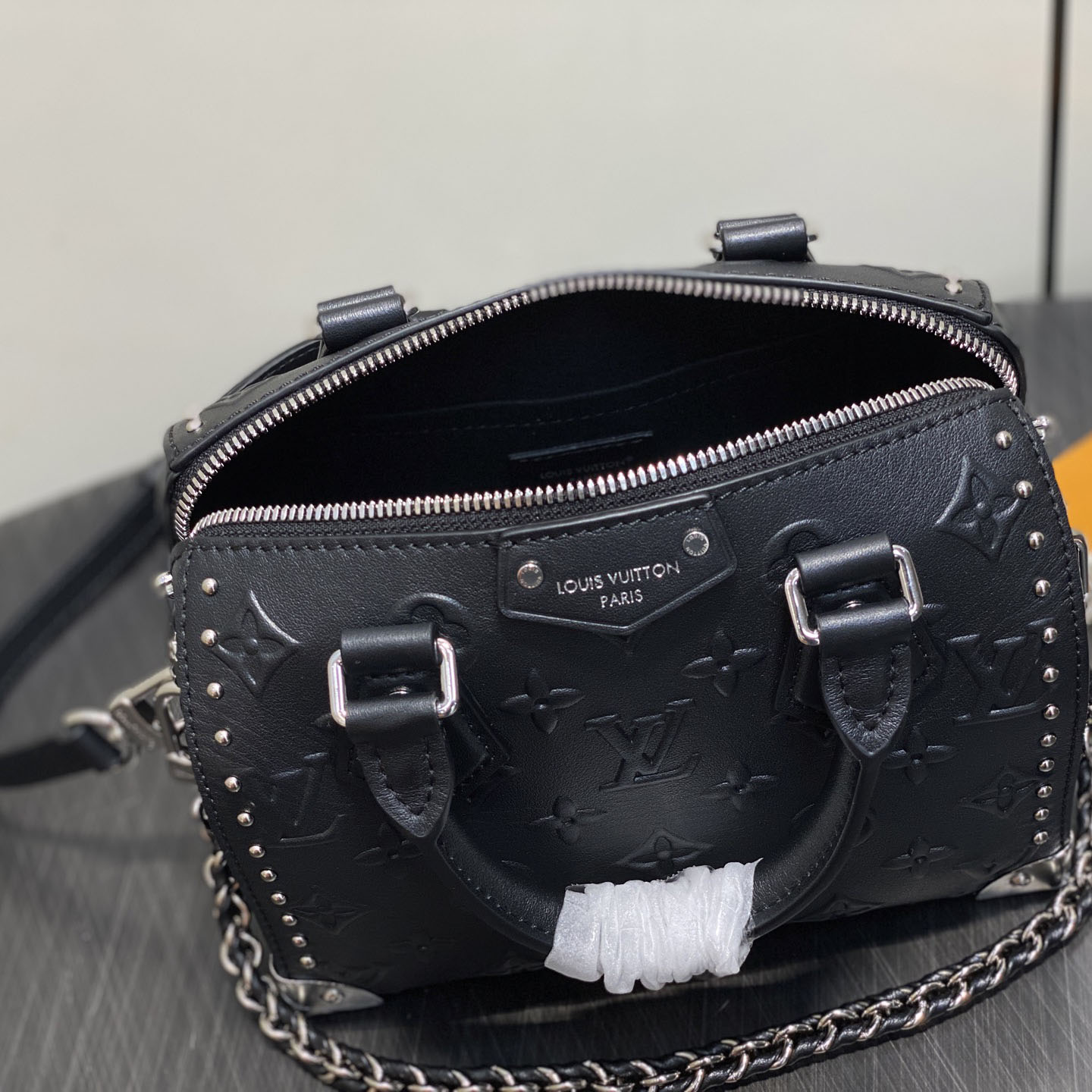 Louis Vuitton Speedy Trunk 20   M14575 - DopestKickz