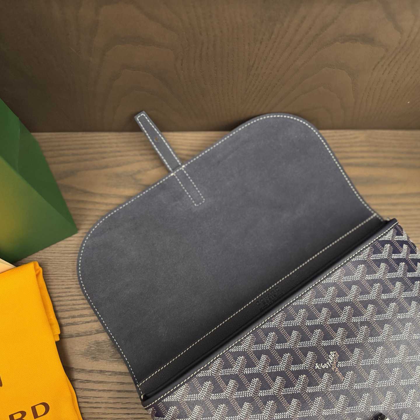 Goyard Coursier Messenger Bag - DopestKickz