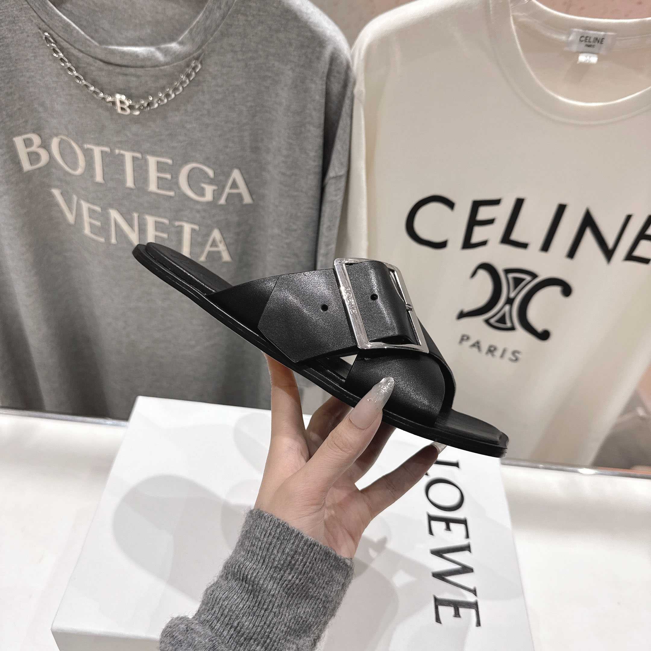 Loewe Petal Belt Flat Sandal In Vegetable-tanned Calfskin - DopestKickz