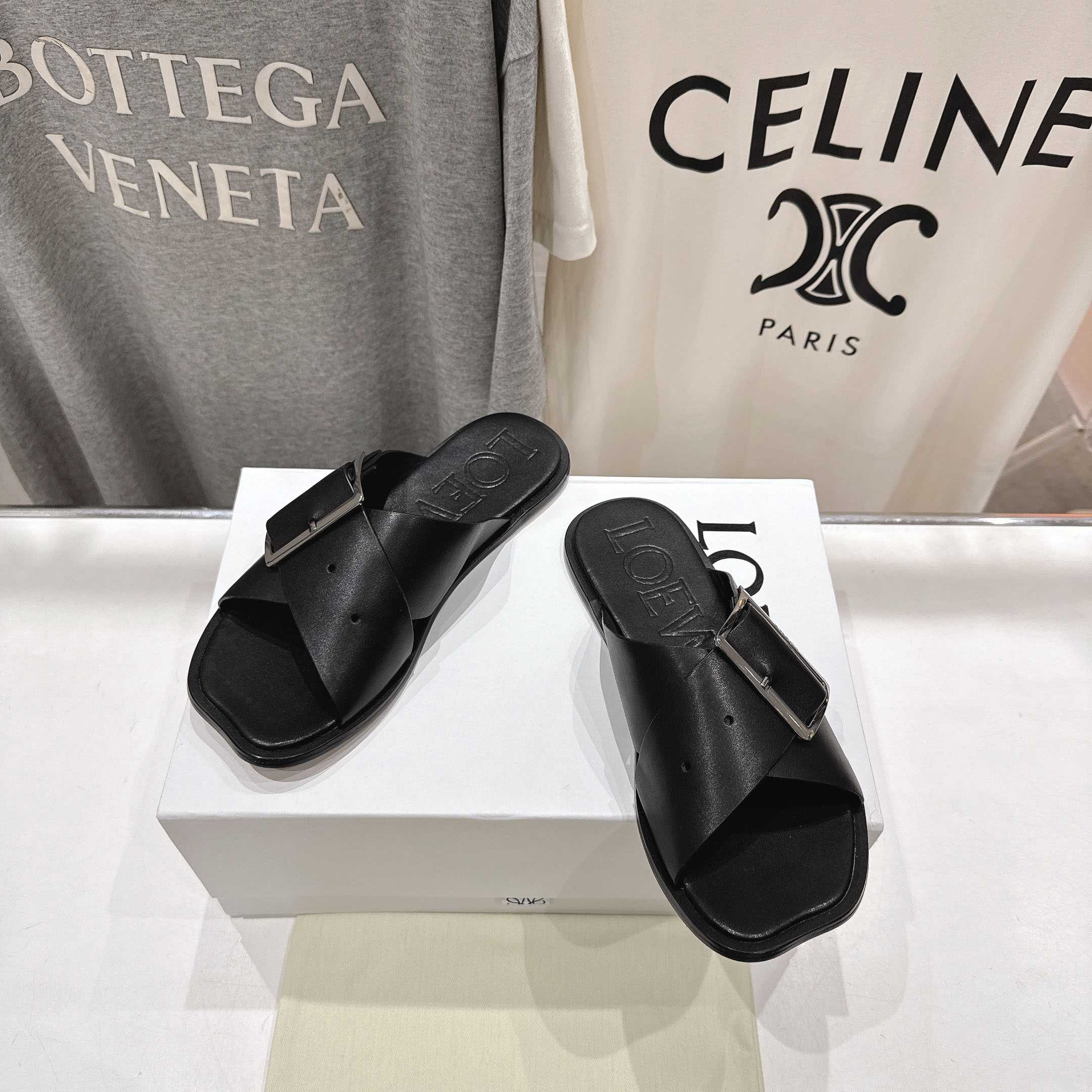 Loewe Petal Belt Flat Sandal In Vegetable-tanned Calfskin - DopestKickz