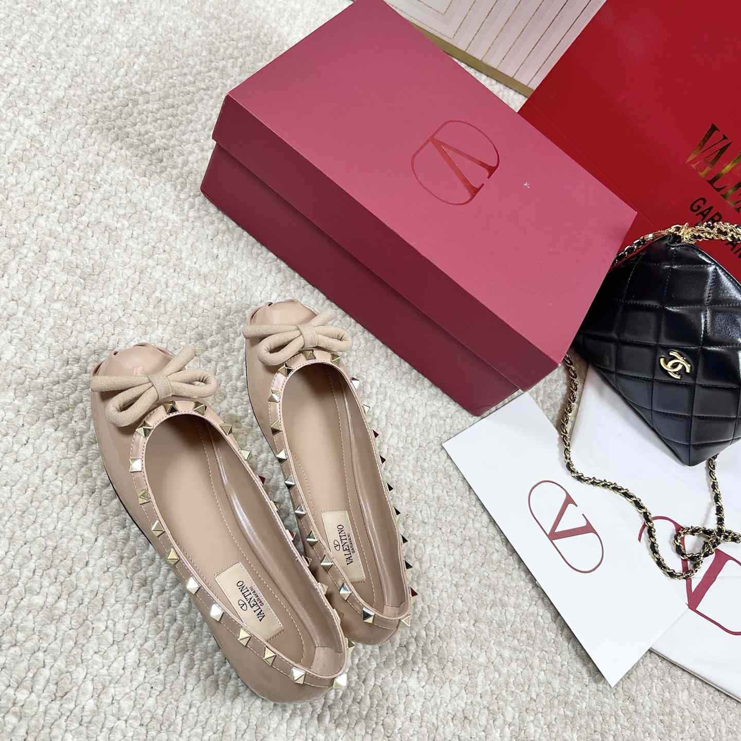 Valenti Rockstud Patent Leather Ballerina - DopestKickz