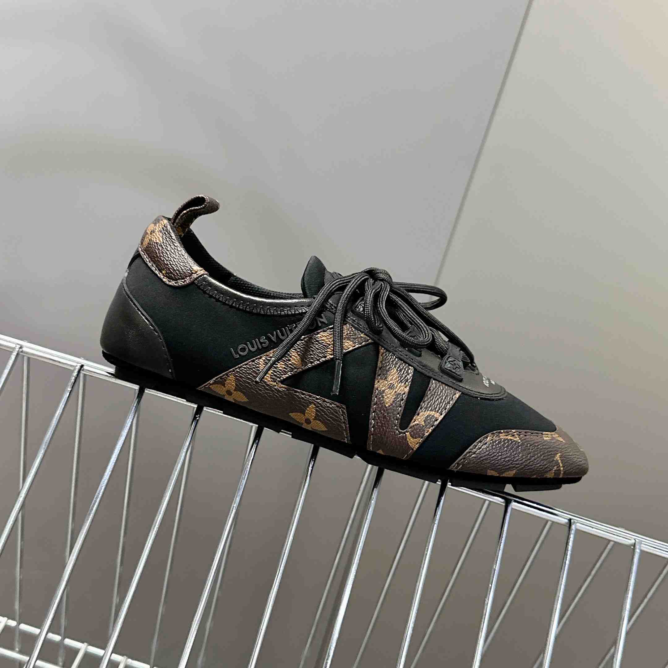 Louis Vuitton LV Sneakerina   1AHNDI - DopestKickz