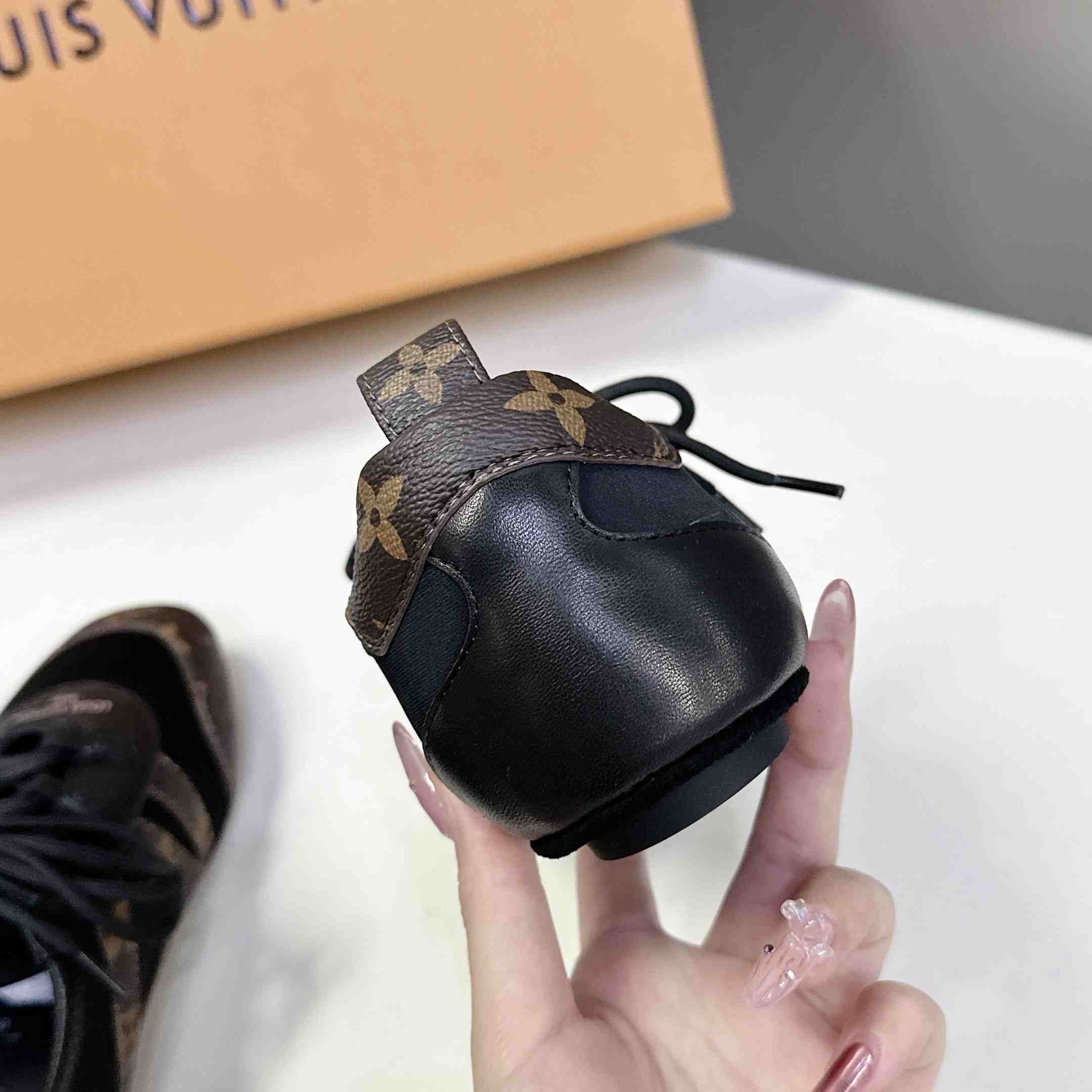 Louis Vuitton LV Sneakerina   1AHNDI - DopestKickz