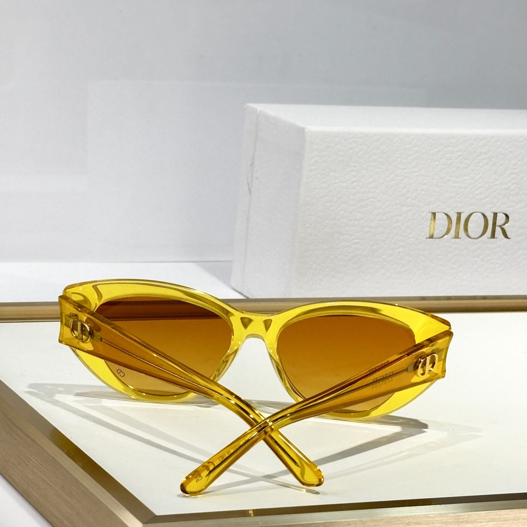 Dior DiorGlowB11 Sunglasses  - DopestKickz