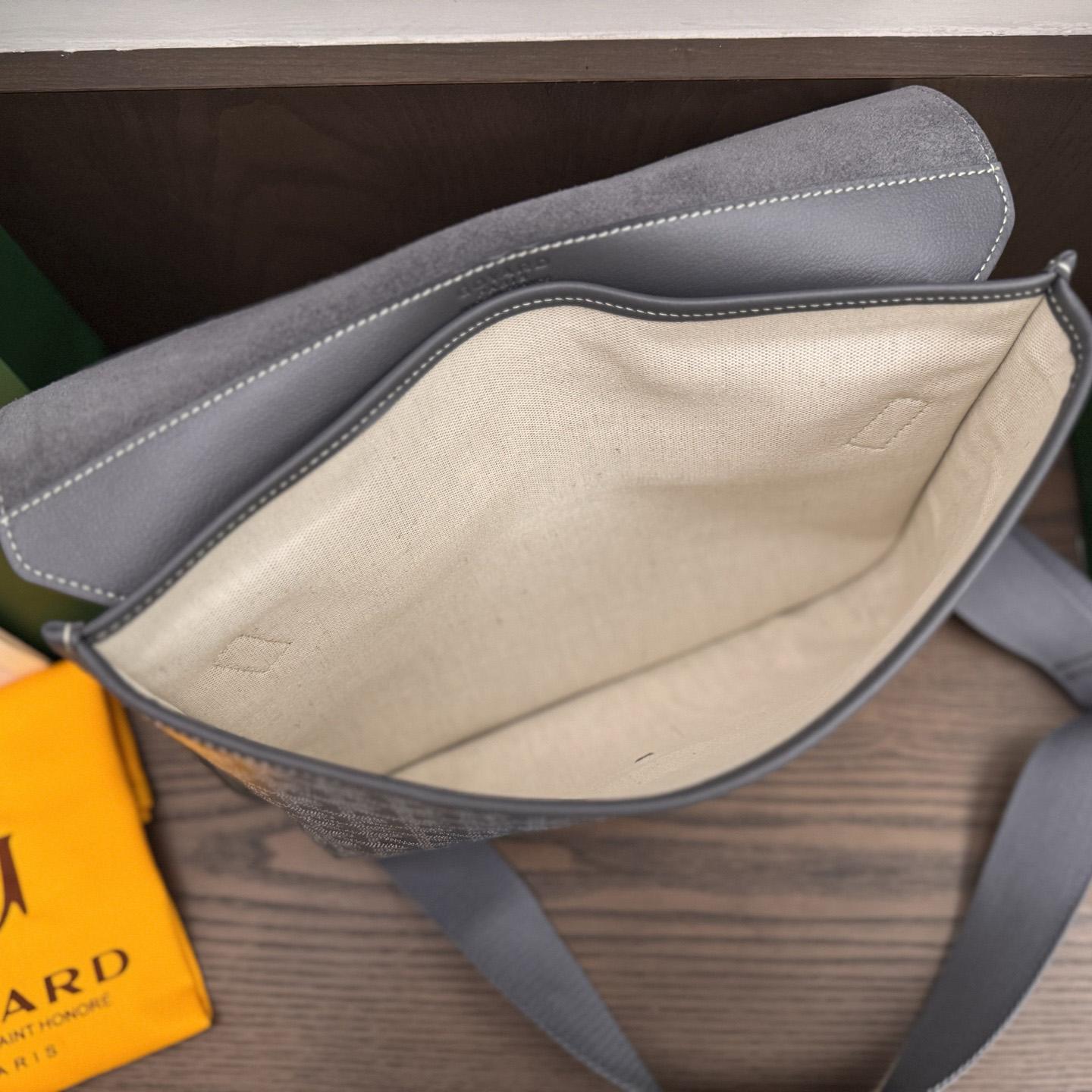 Goyard Coursier Messenger Bag - DopestKickz