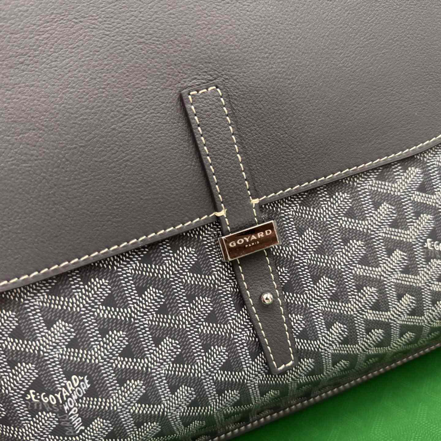 Goyard Coursier Messenger Bag - DopestKickz