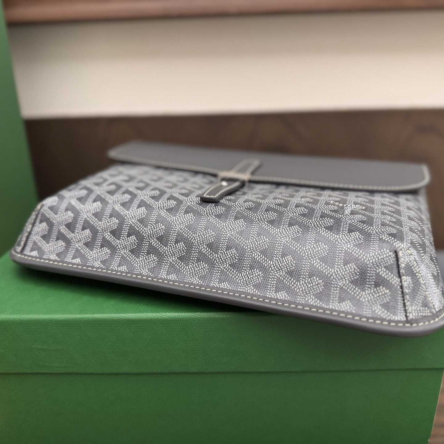 Goyard Coursier Messenger Bag - DopestKickz