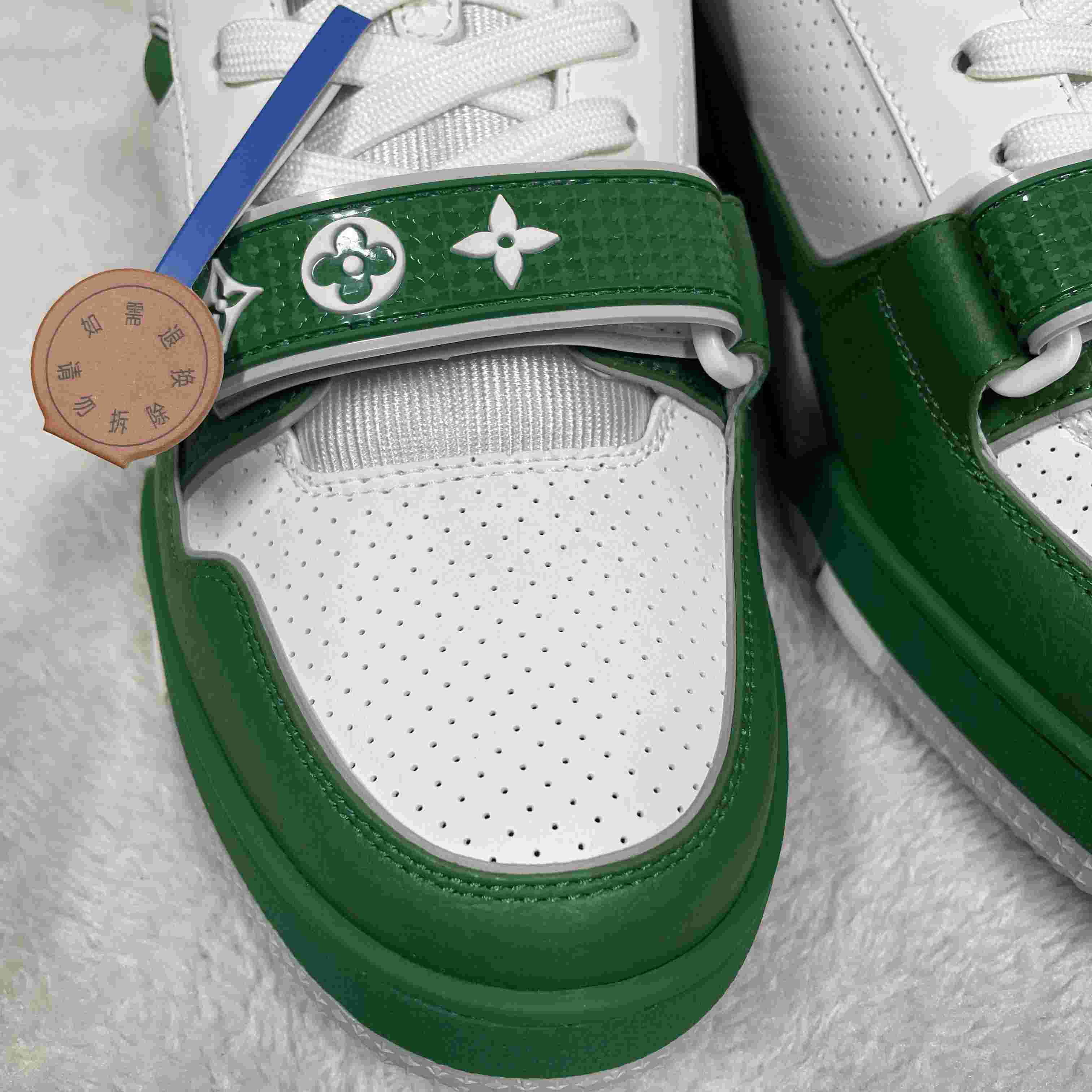 LV Trainer Sneaker 1AHTCZ  - DopestKickz