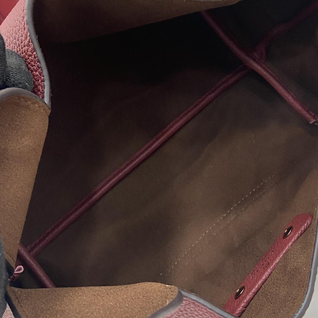 Gucci Softbit Medium Top Handle Bag - DopestKickz