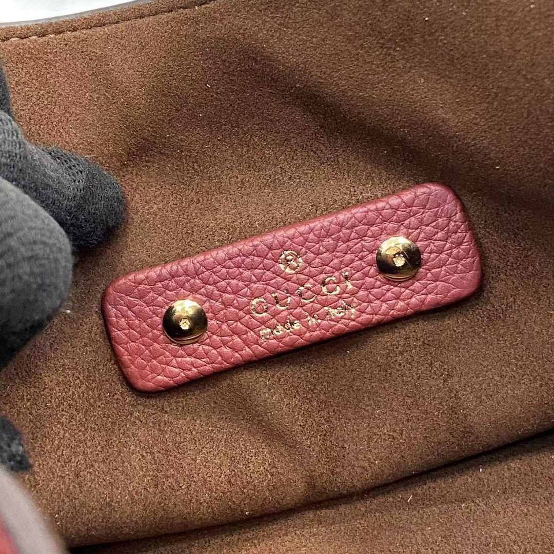 Gucci Softbit Medium Top Handle Bag - DopestKickz