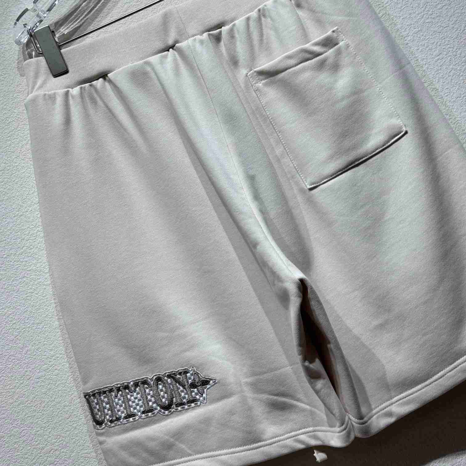 Louis Vuitton Embellished Shorts   1AHW36 - DopestKickz
