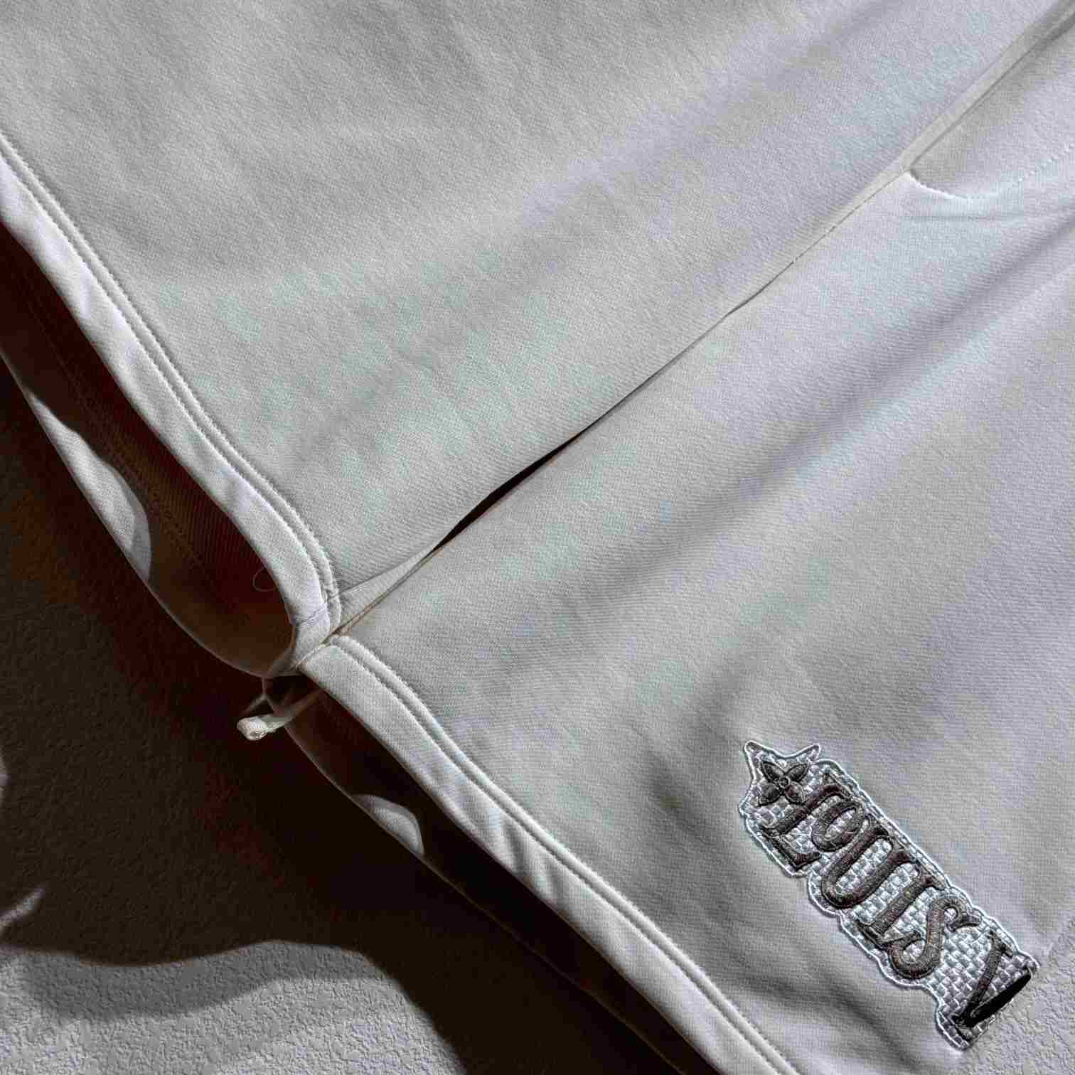 Louis Vuitton Embellished Shorts   1AHW36 - DopestKickz