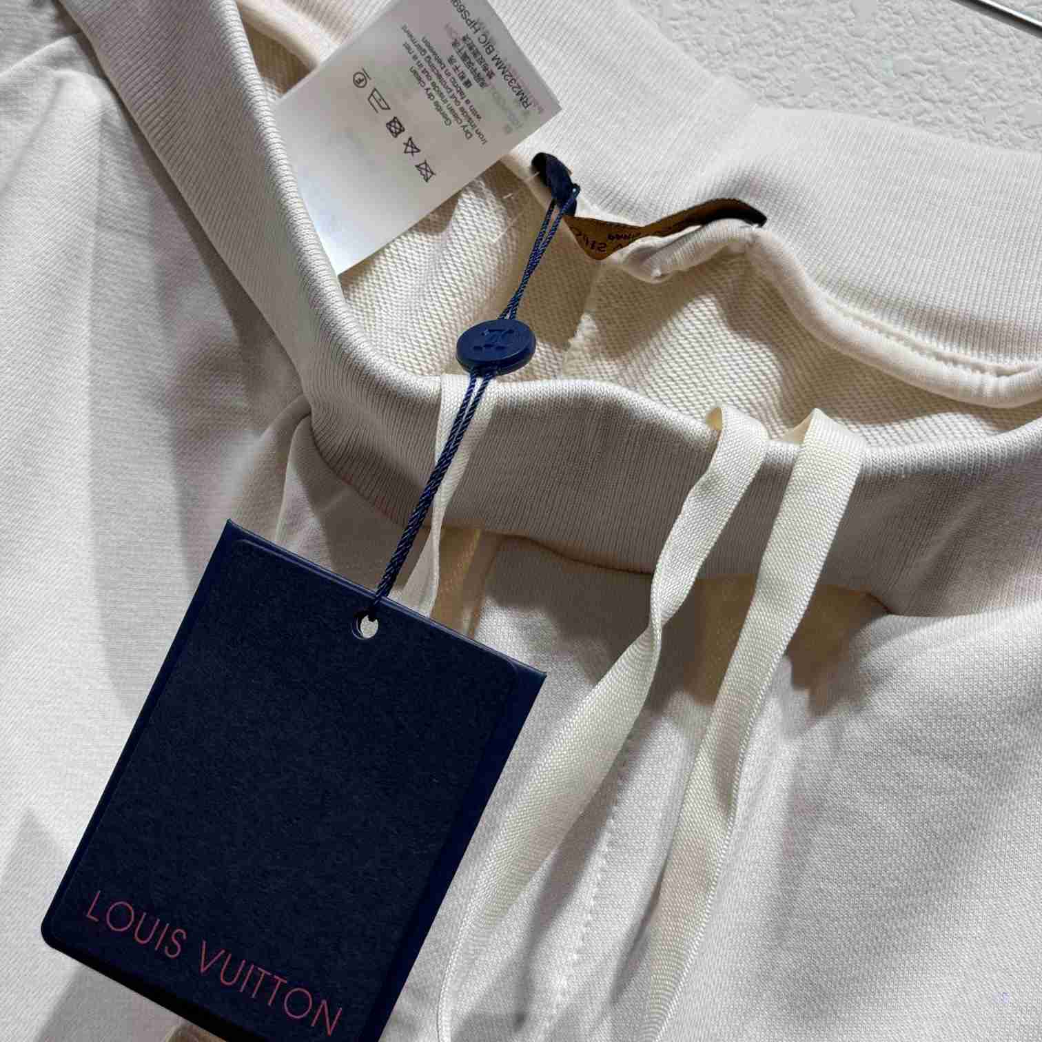 Louis Vuitton Embellished Shorts   1AHW36 - DopestKickz