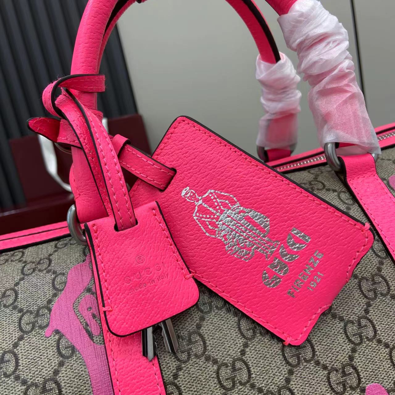 Gucci Medium Duffle Bag With Print - DopestKickz