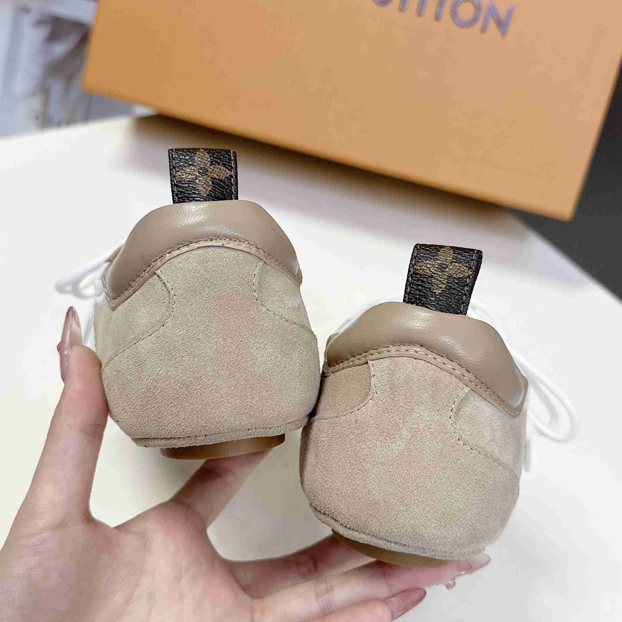 Louis Vuitton LV Sneakerina   1AHNFA - DopestKickz