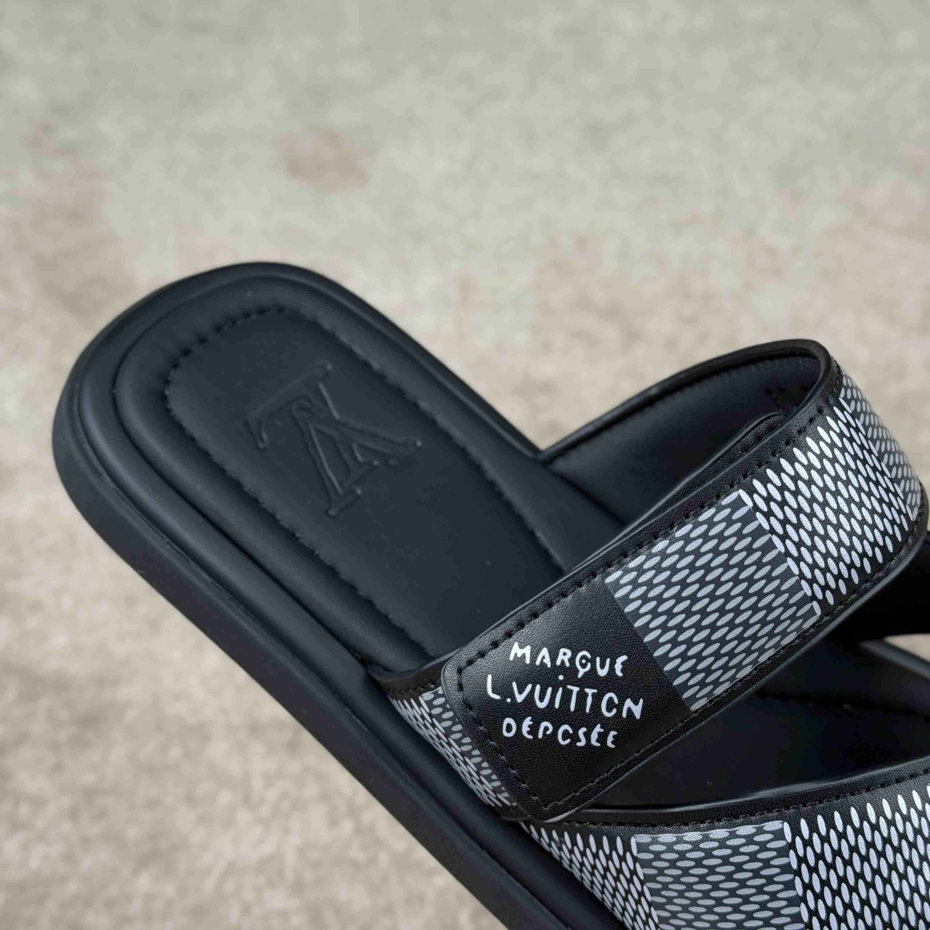 Louis Vuitton LV Venice Mule    1ACRIV - DopestKickz