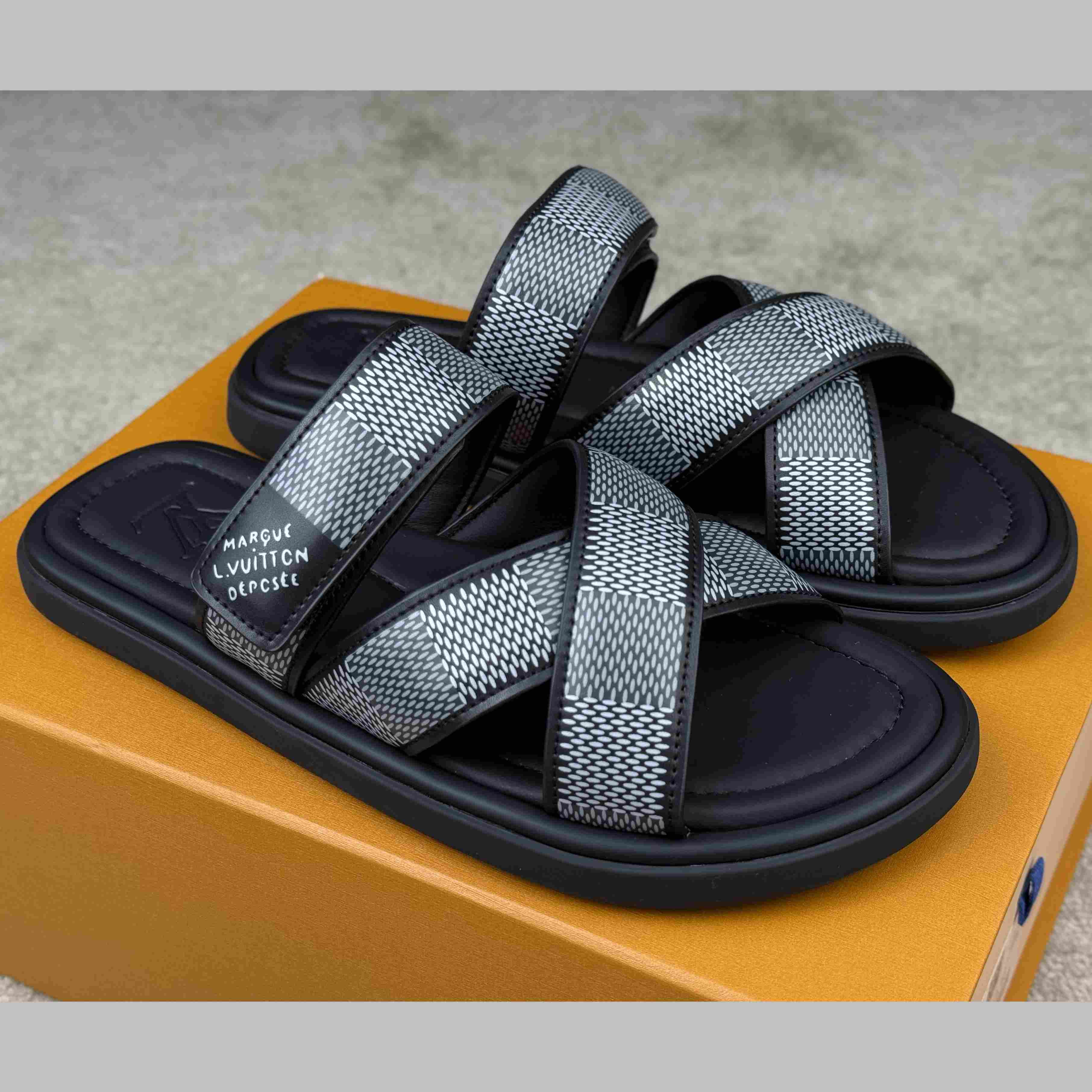 Louis Vuitton LV Venice Mule    1ACRIV - DopestKickz